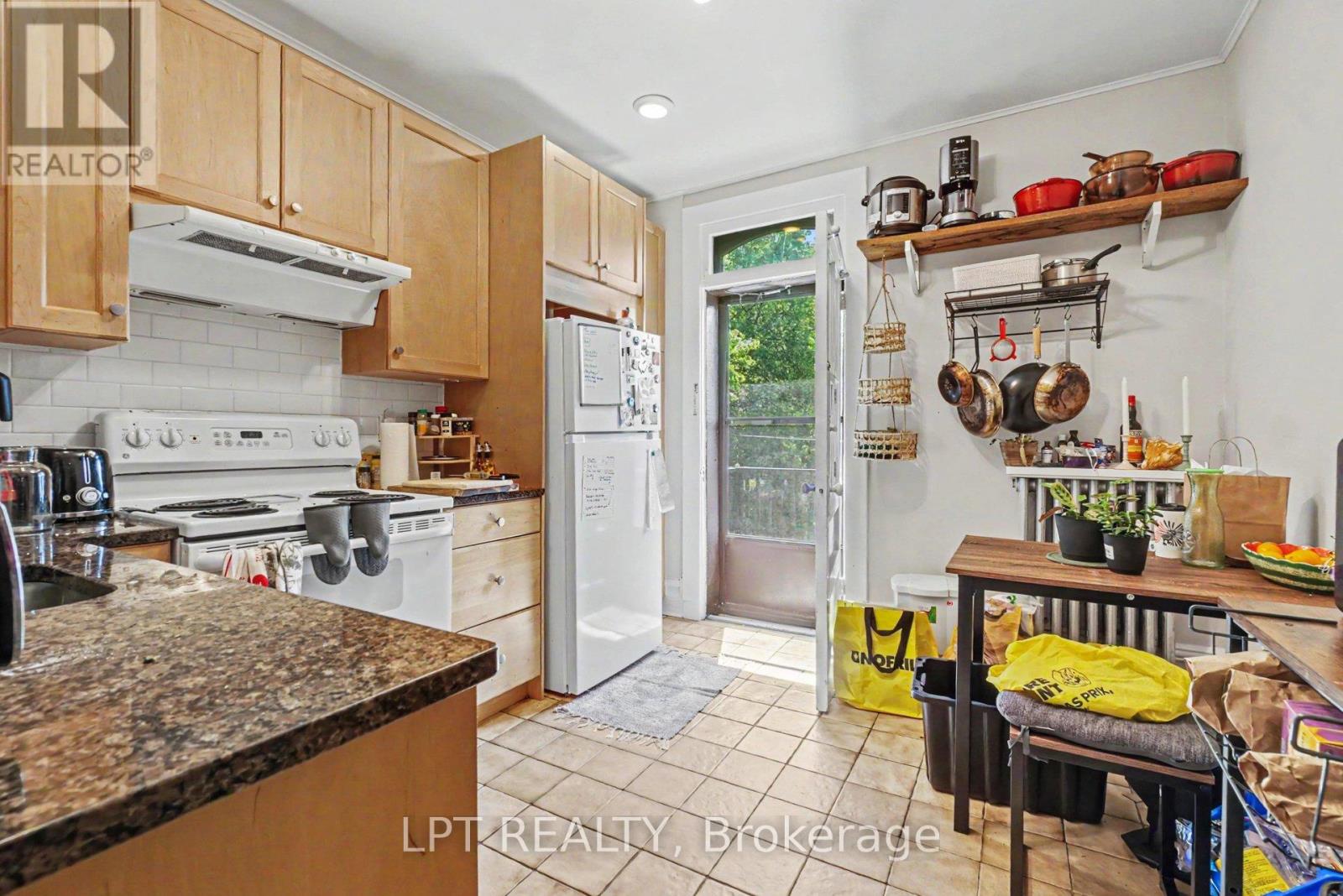 475 Maclaren Street Property Photo 13