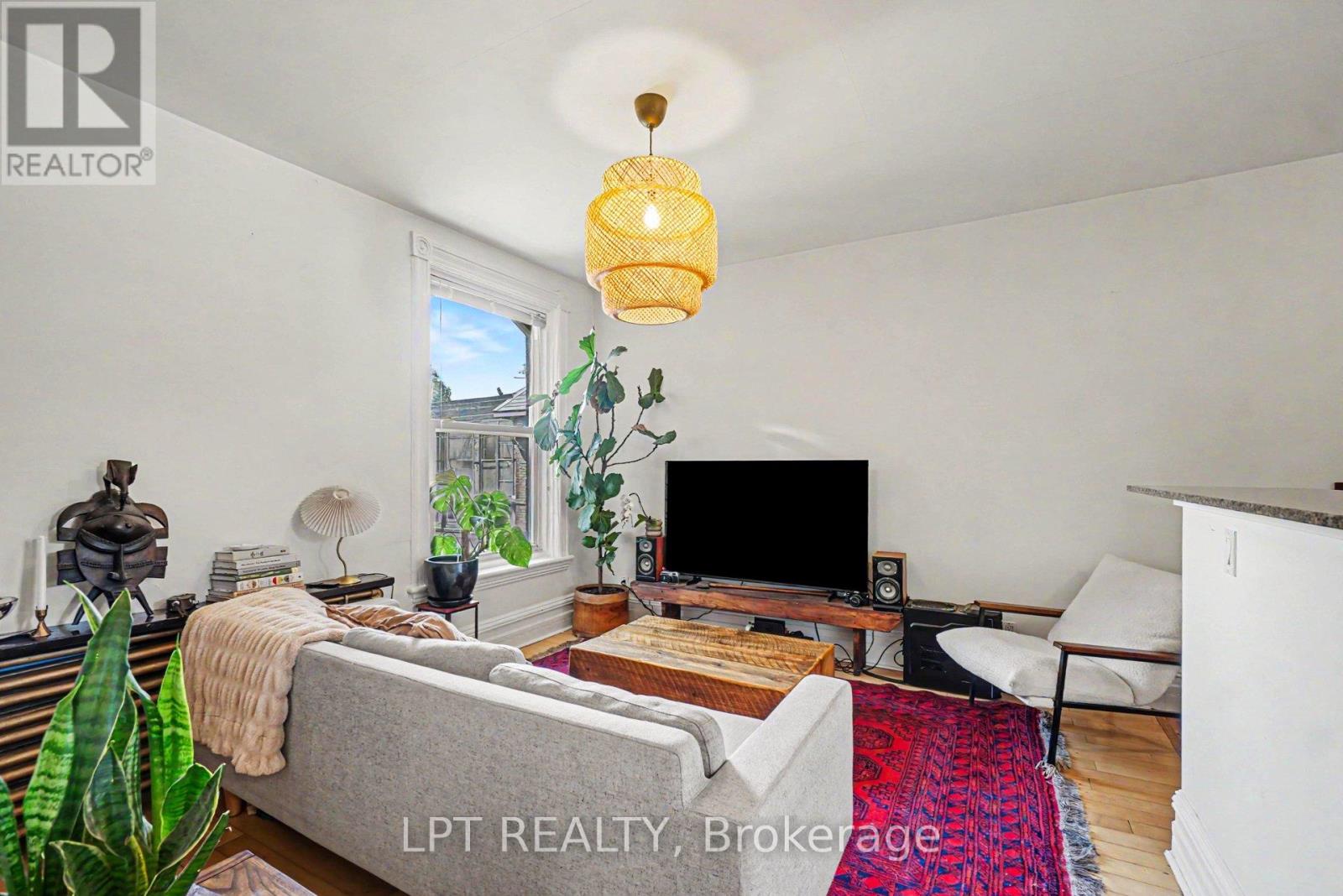 475 Maclaren Street Property Photo 14