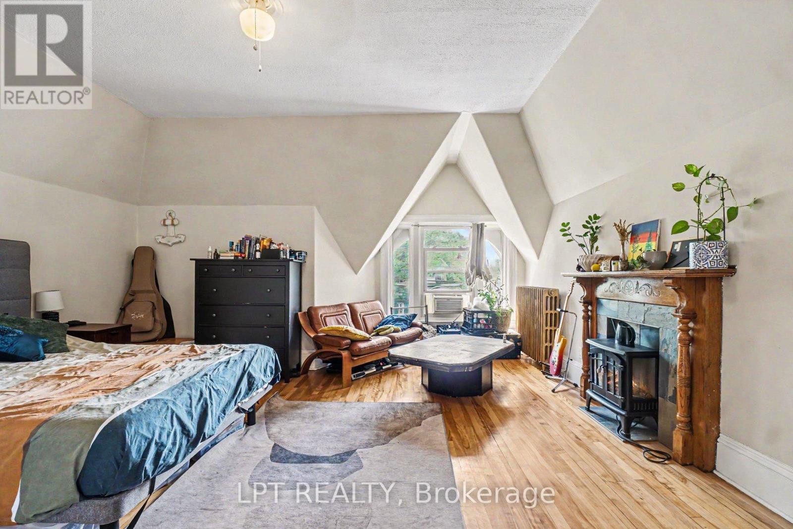475 Maclaren Street Property Photo 16