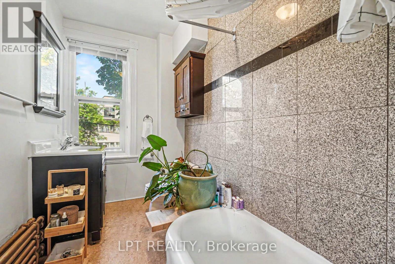 475 Maclaren Street Property Photo 21