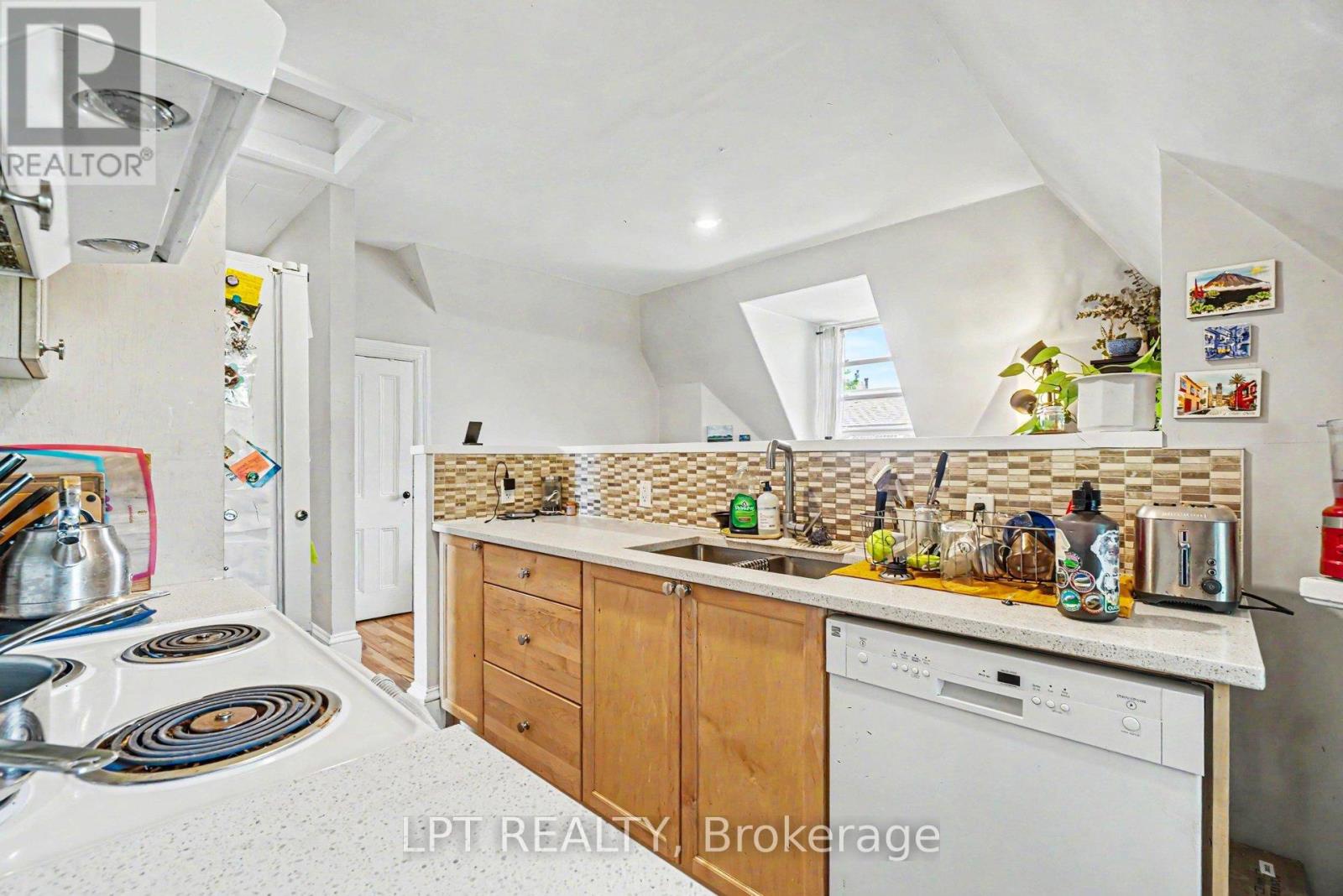 475 Maclaren Street Property Photo 22