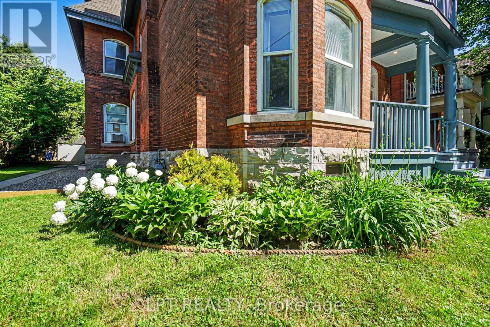 475 Maclaren Street Property Photo 31