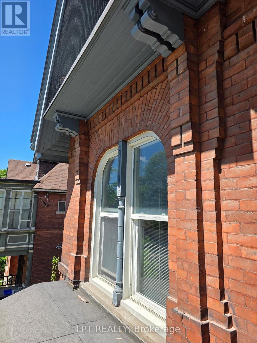475 Maclaren Street Property Photo 39