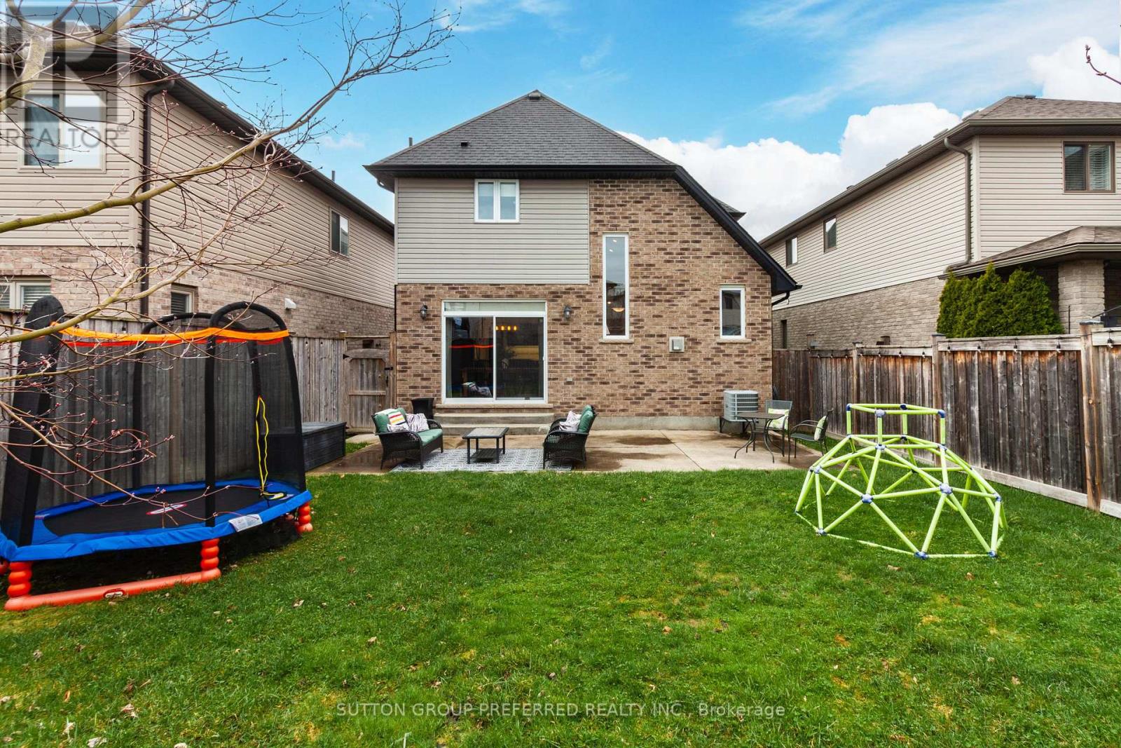 6685 Navin Crescent Property Photo 4