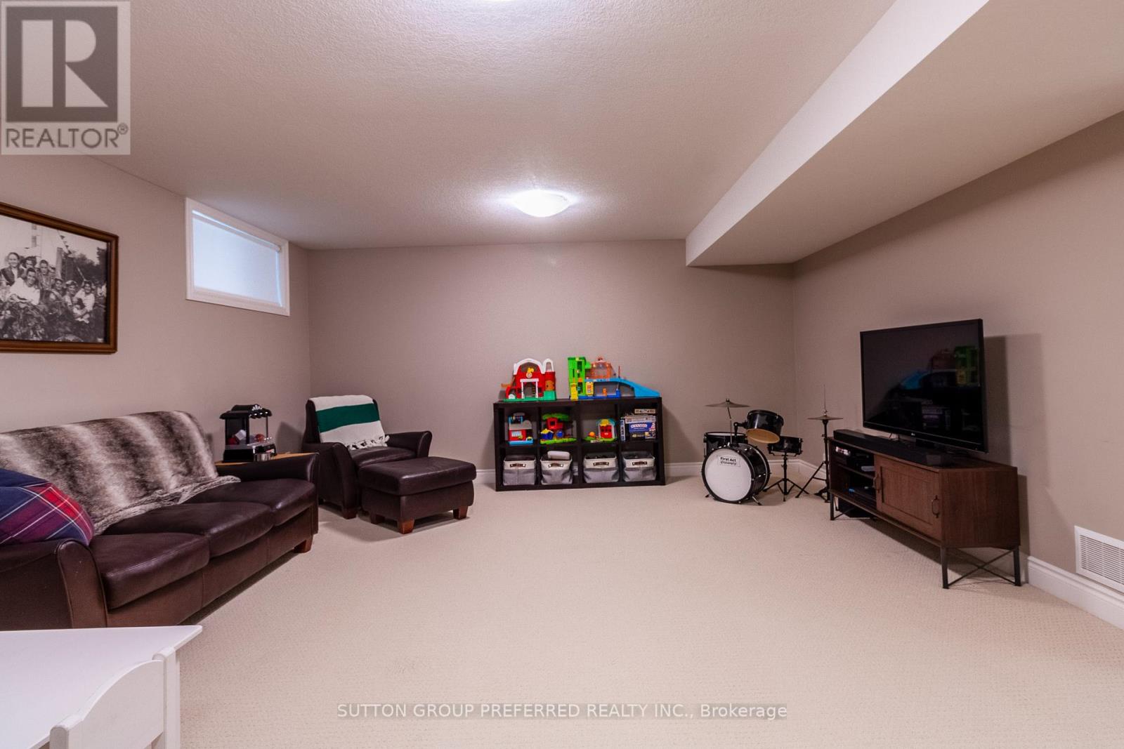 6685 Navin Crescent Property Photo 40