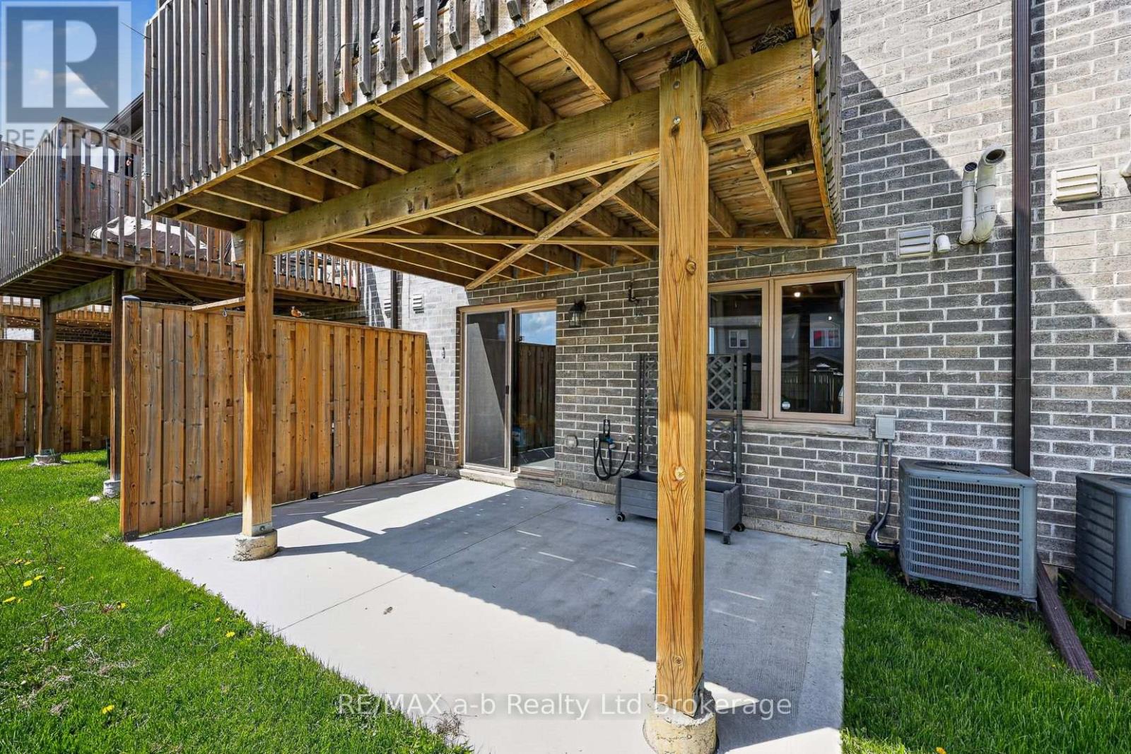 28 - 175 Ingersoll Street N Property Photo 7