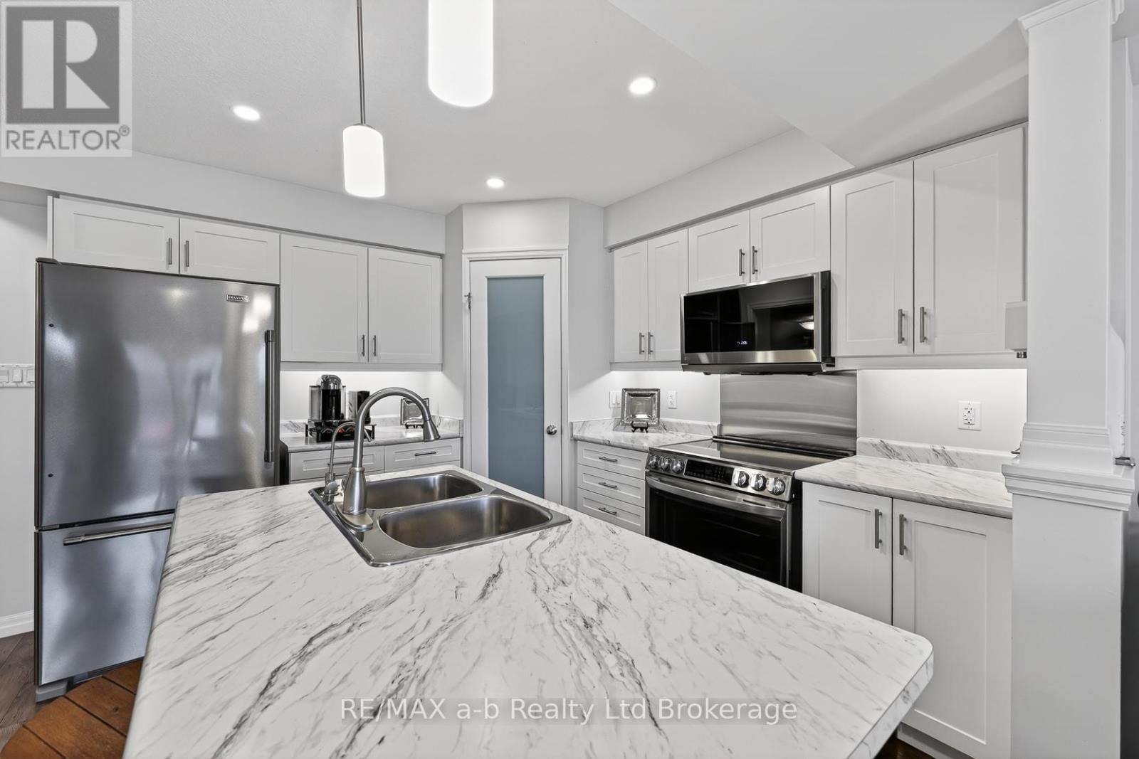 28 - 175 Ingersoll Street N Property Photo 16