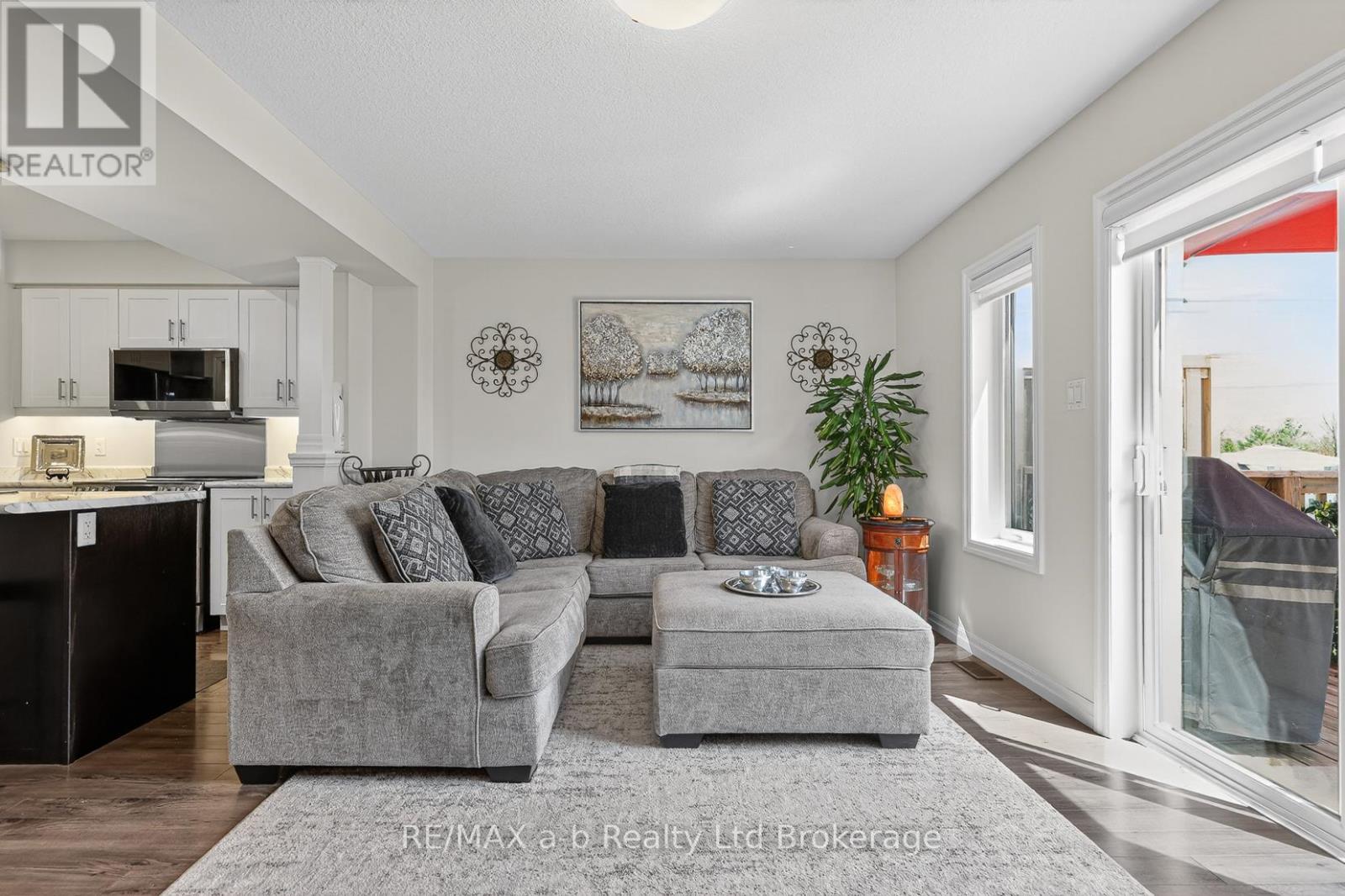 28 - 175 Ingersoll Street N Property Photo 22