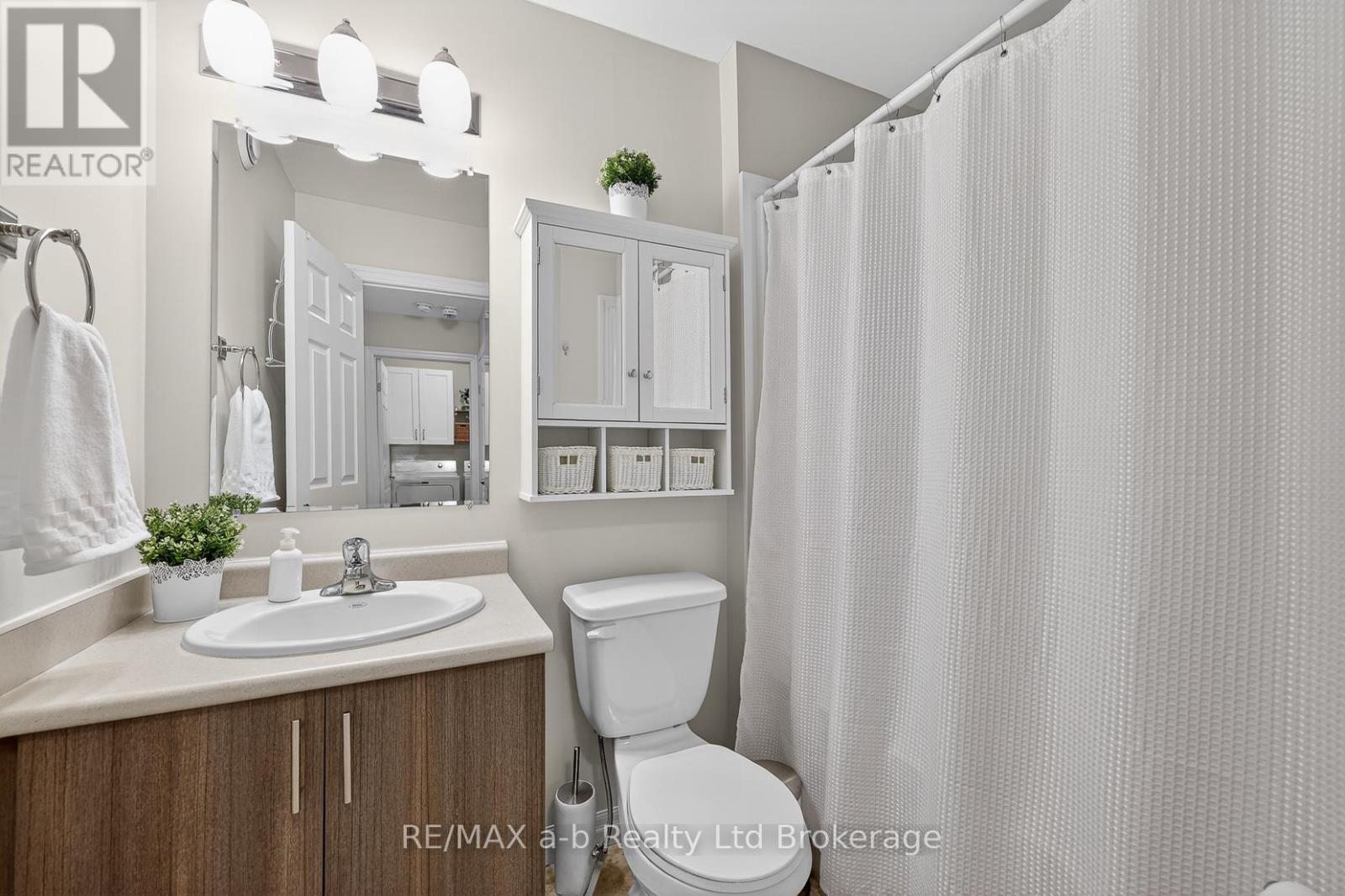 28 - 175 Ingersoll Street N Property Photo 28