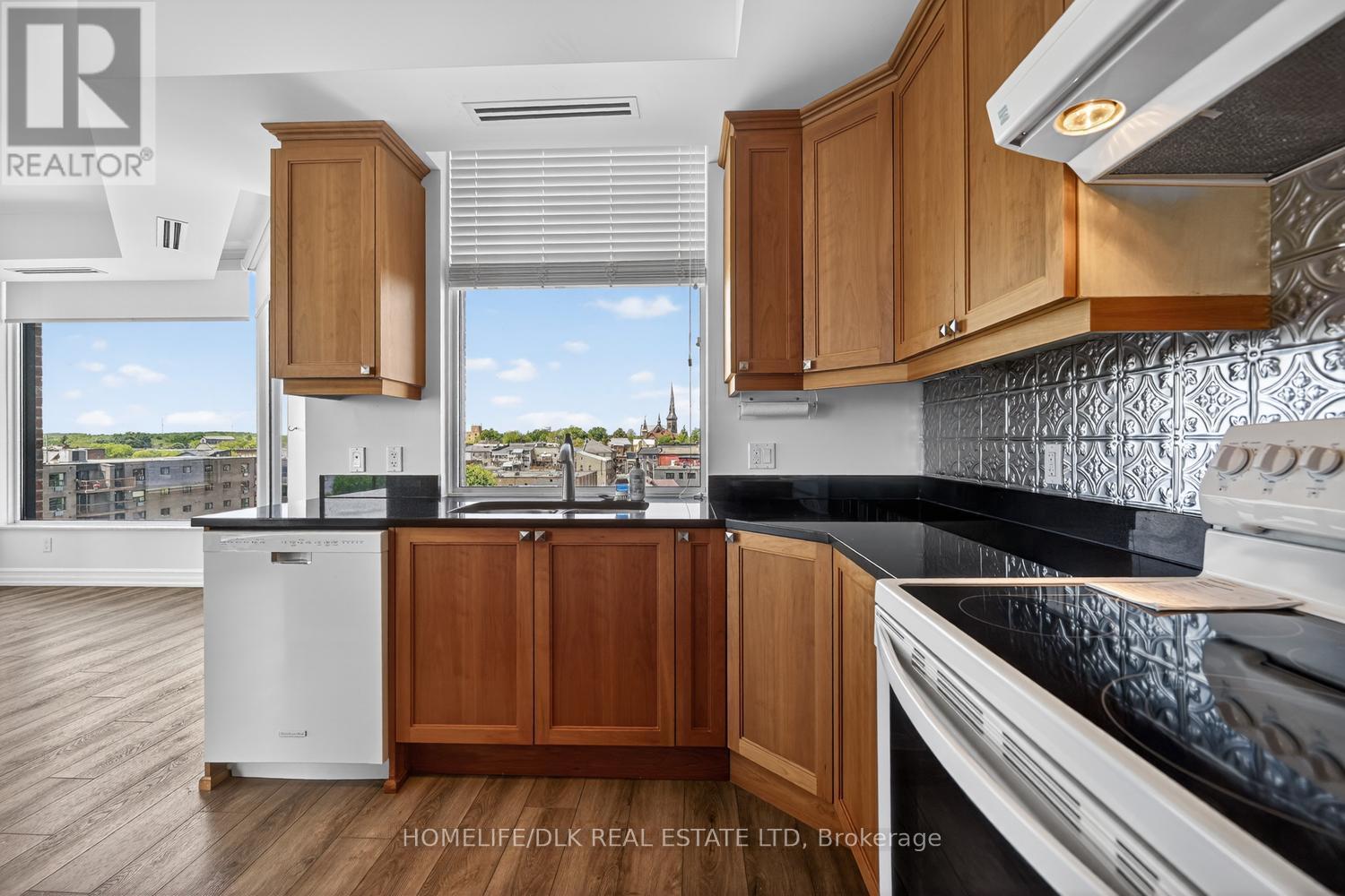 804 - 15 St Andrew Street Property Photo 9