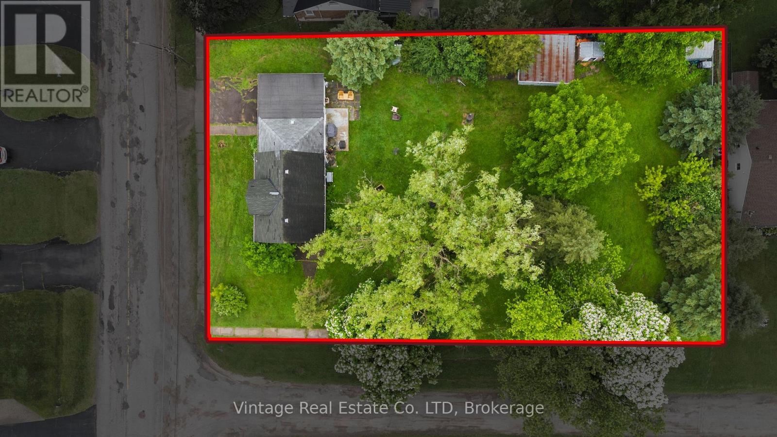 1548 Henderson Street Property Photo 5