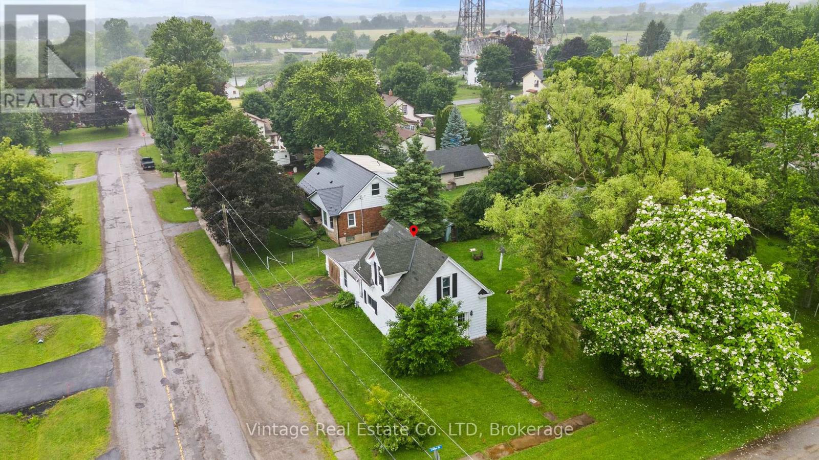 1548 Henderson Street Property Photo 8