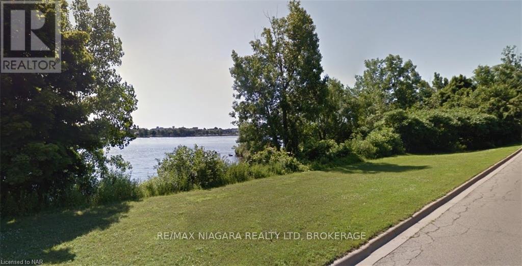 365 Niagara Boulevard Property Photo 3
