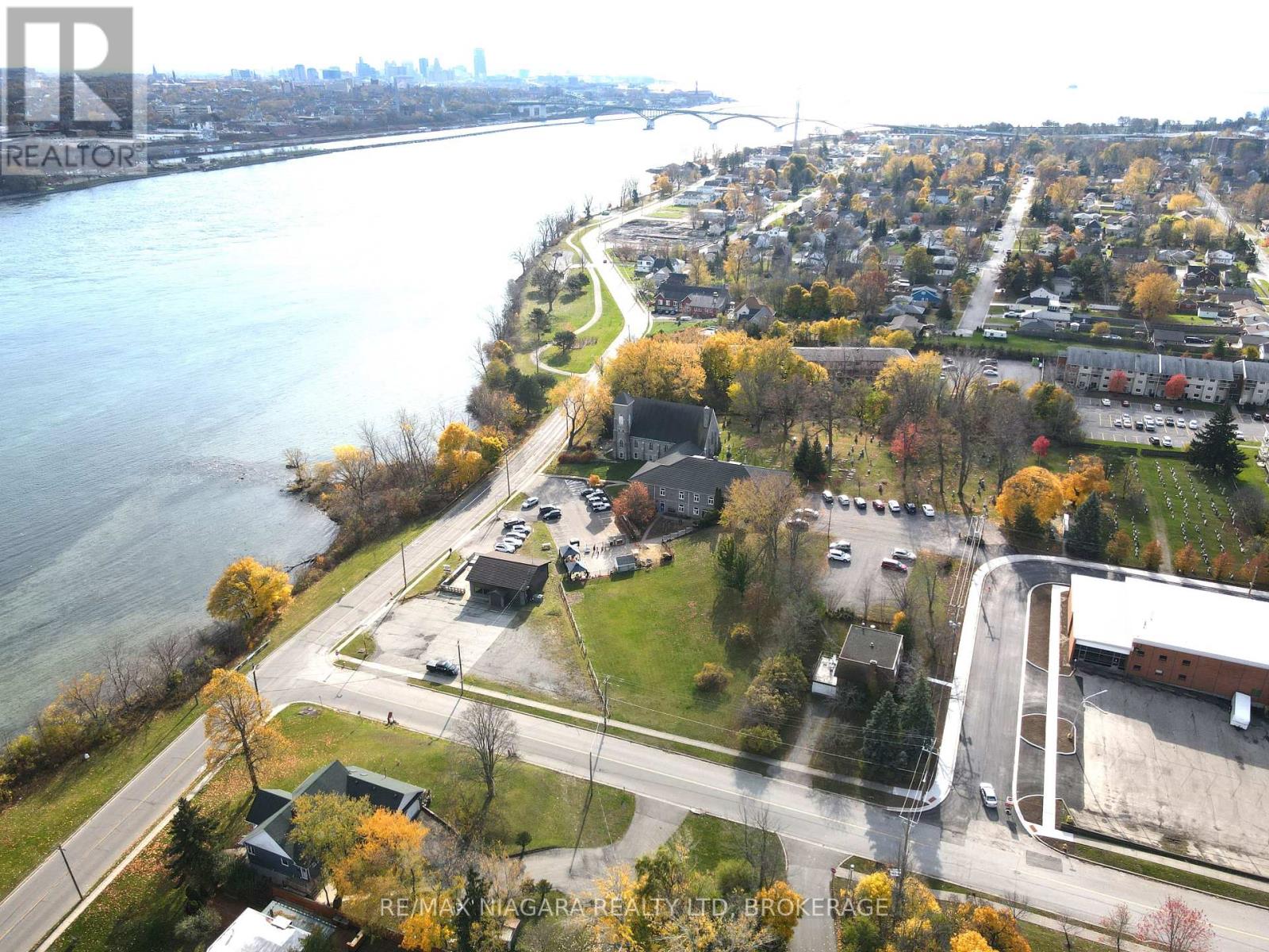 365 Niagara Boulevard Property Photo 7