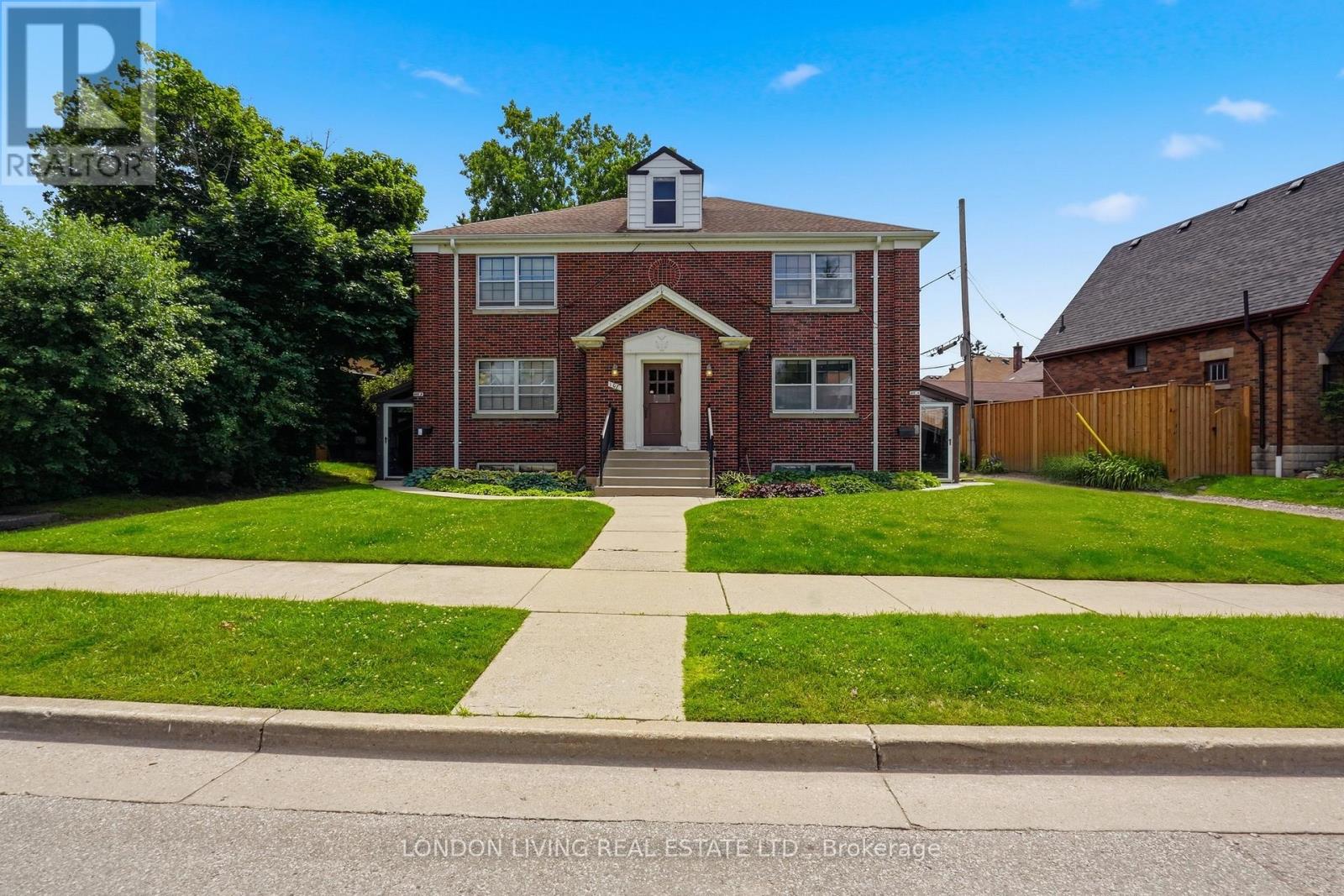 107 WINDSOR CRESCENT Property Photo 1