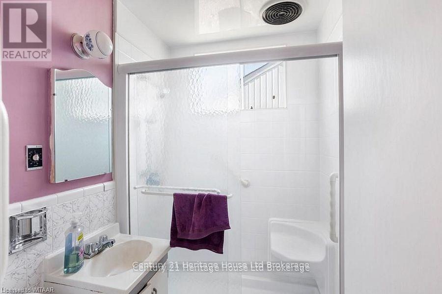 10 Joseph Street Property Photo 15