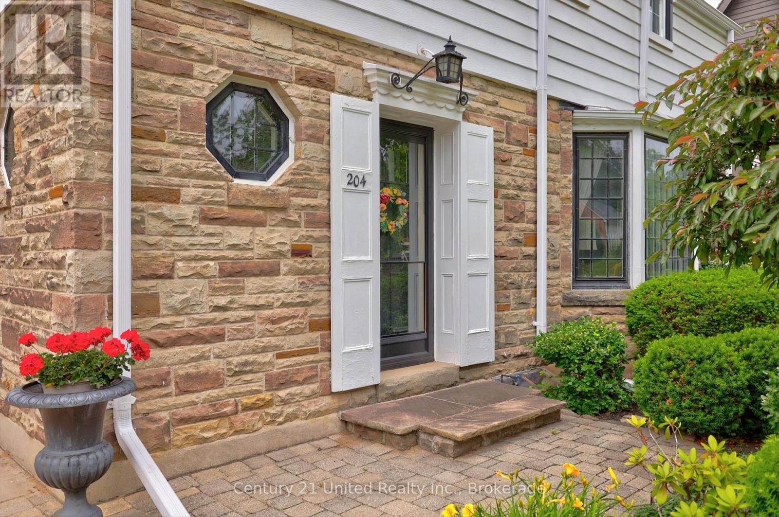 204 O'carroll Avenue Property Photo 3