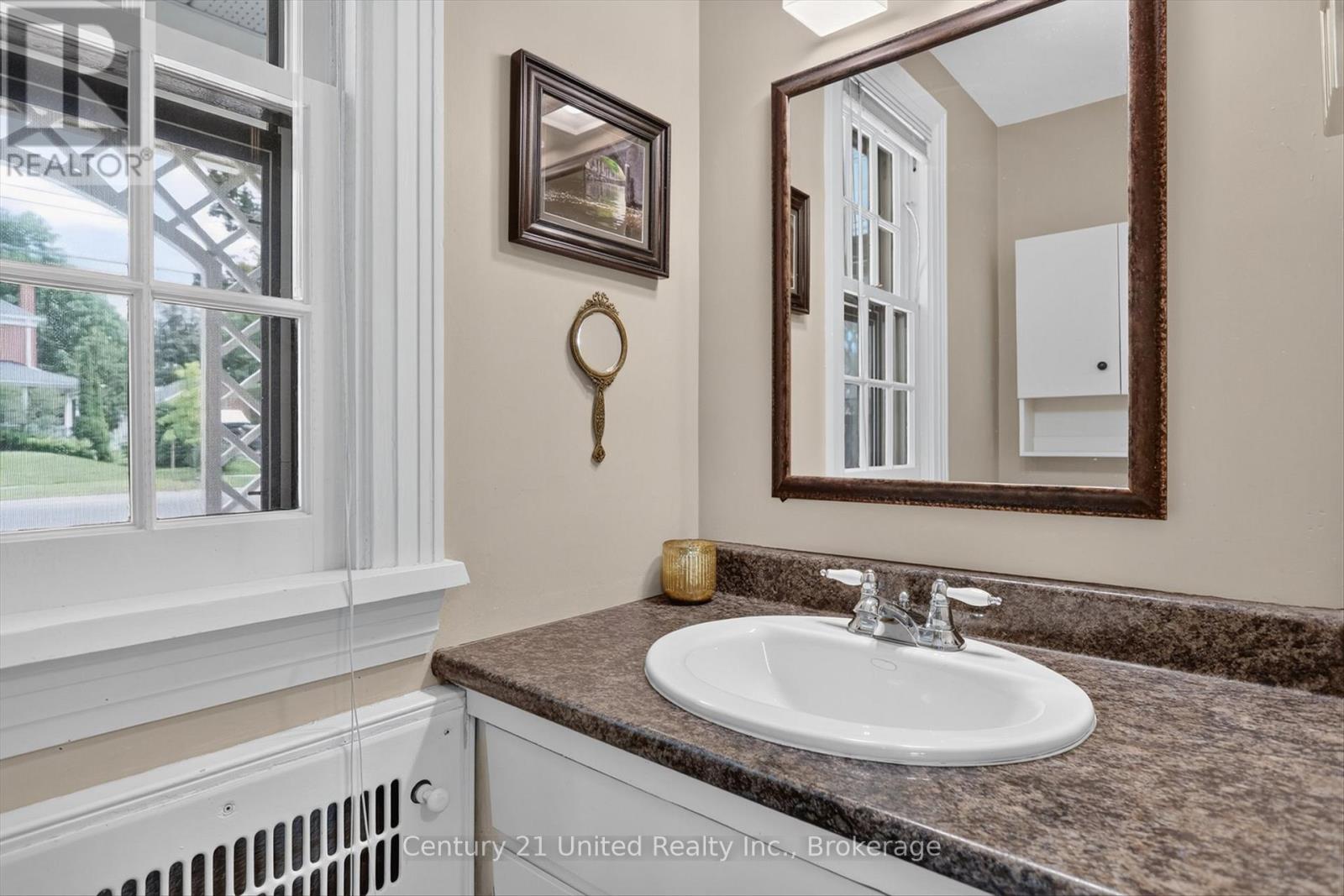 204 O'carroll Avenue Property Photo 8