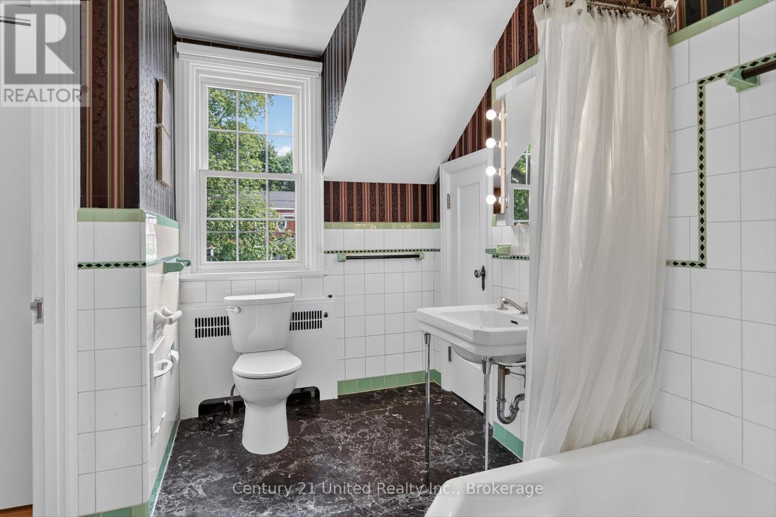 204 O'carroll Avenue Property Photo 17