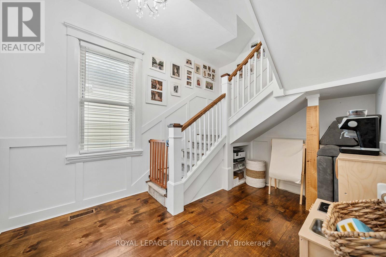 946 Dufferin Avenue Property Photo 17