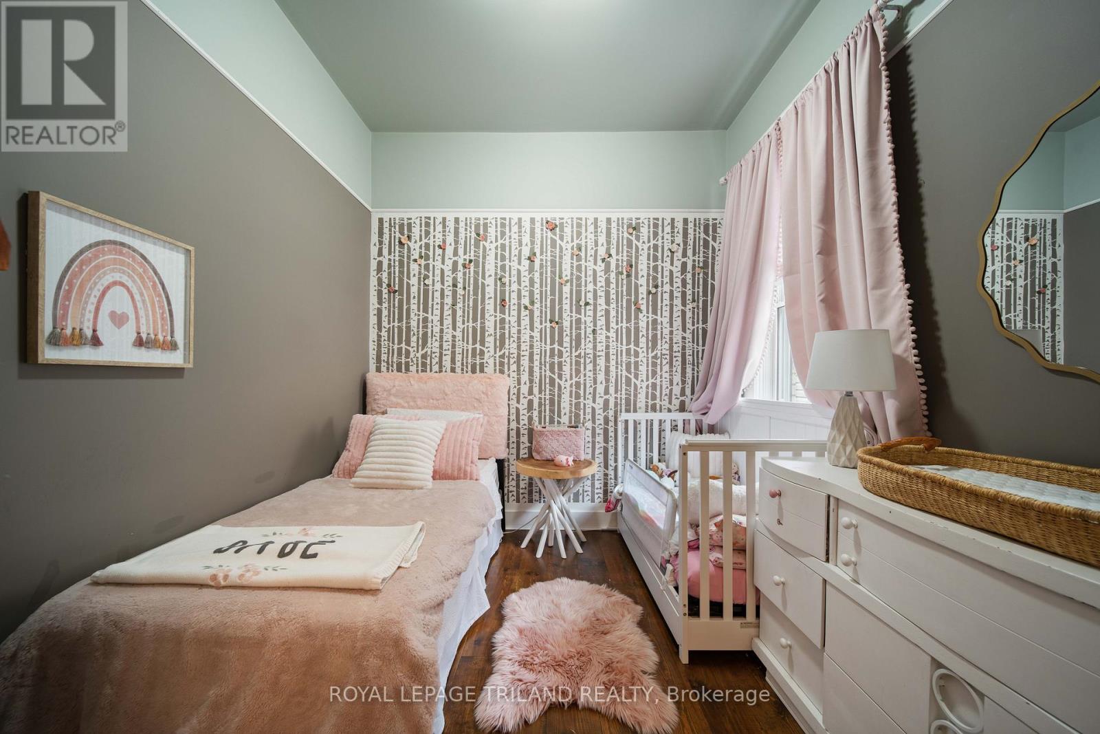 946 Dufferin Avenue Property Photo 19