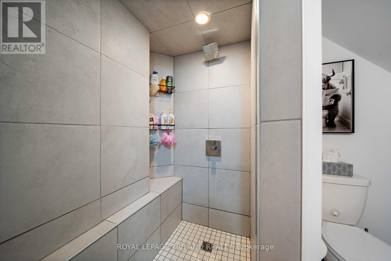 946 Dufferin Avenue Property Photo 22