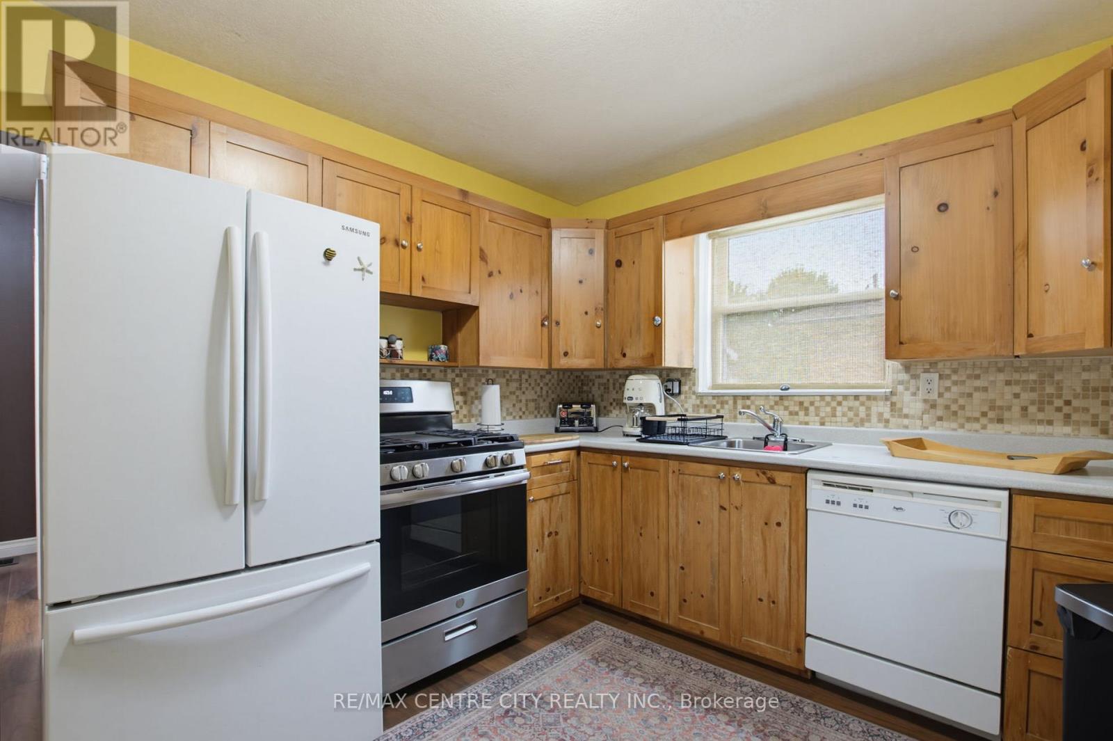 204 Burnside Drive Property Photo 11