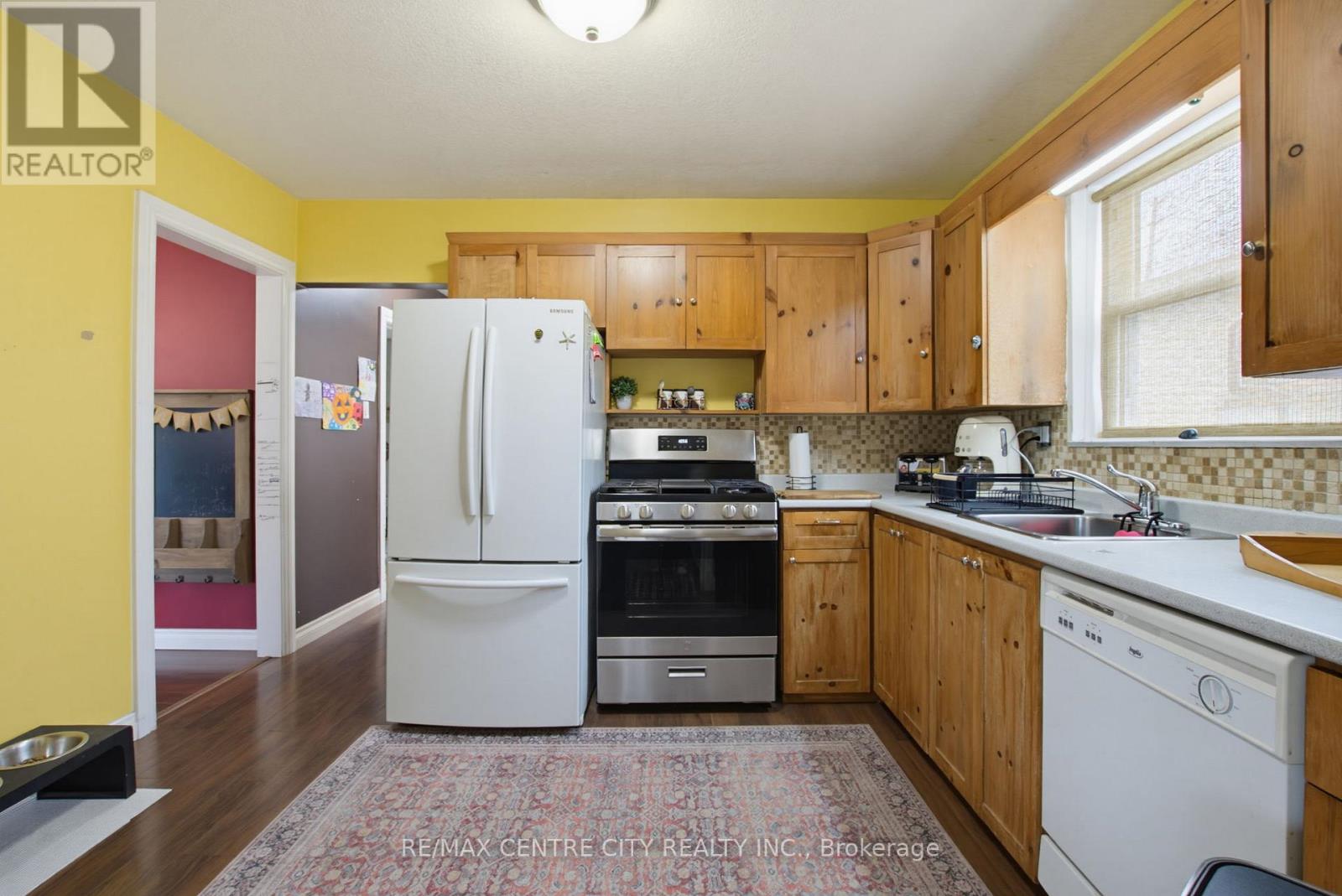 204 Burnside Drive Property Photo 12