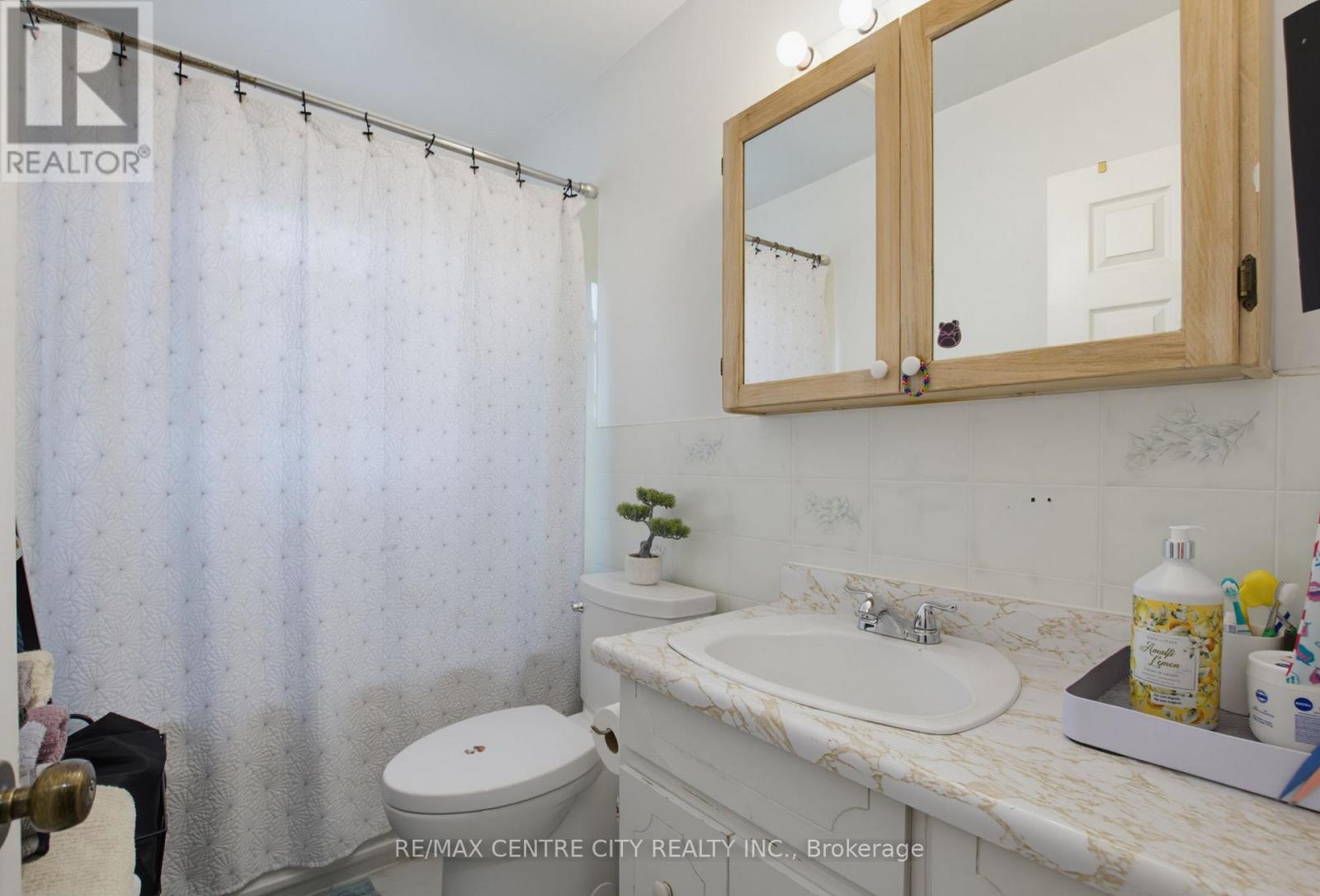 204 Burnside Drive Property Photo 16