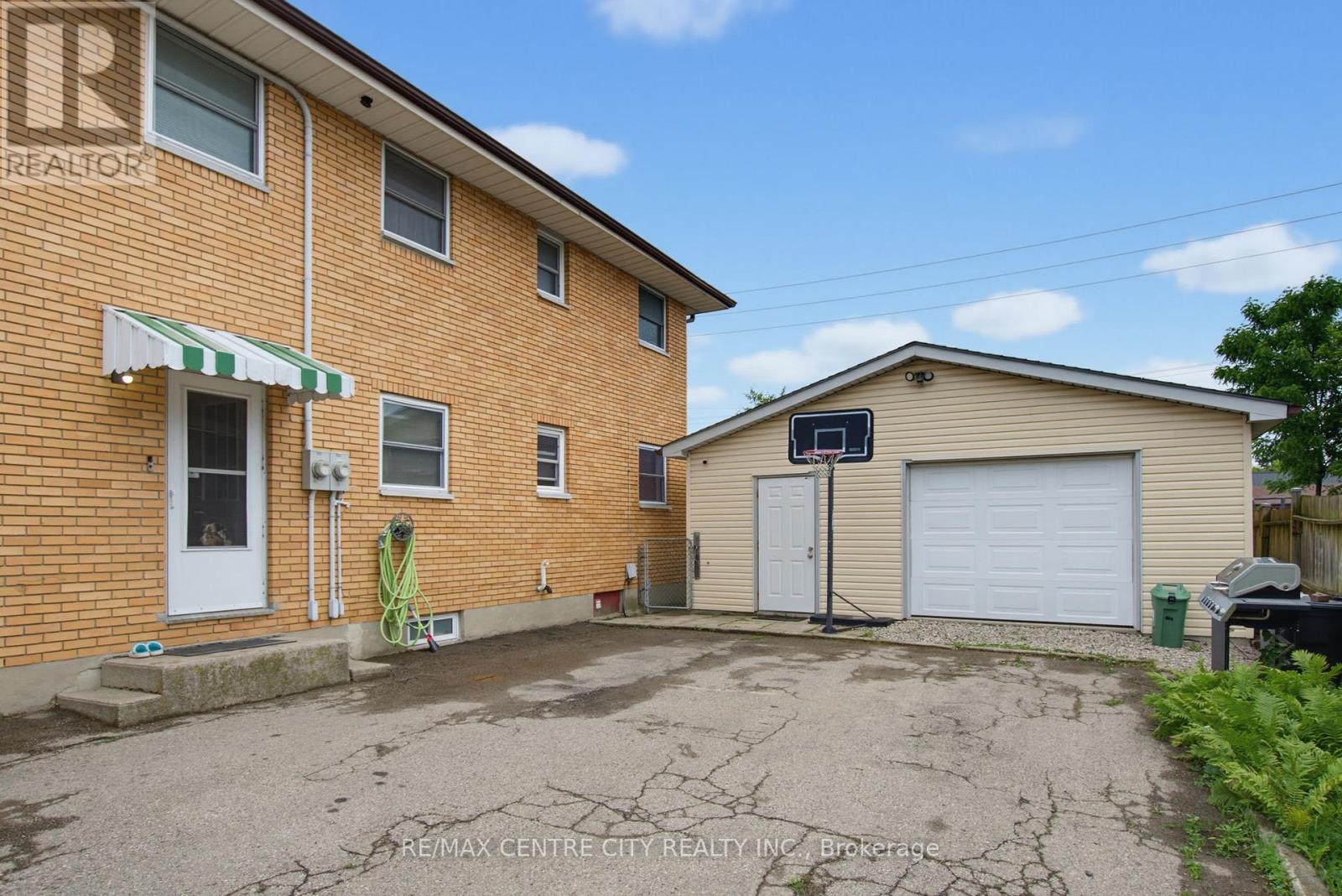 204 Burnside Drive Property Photo 44