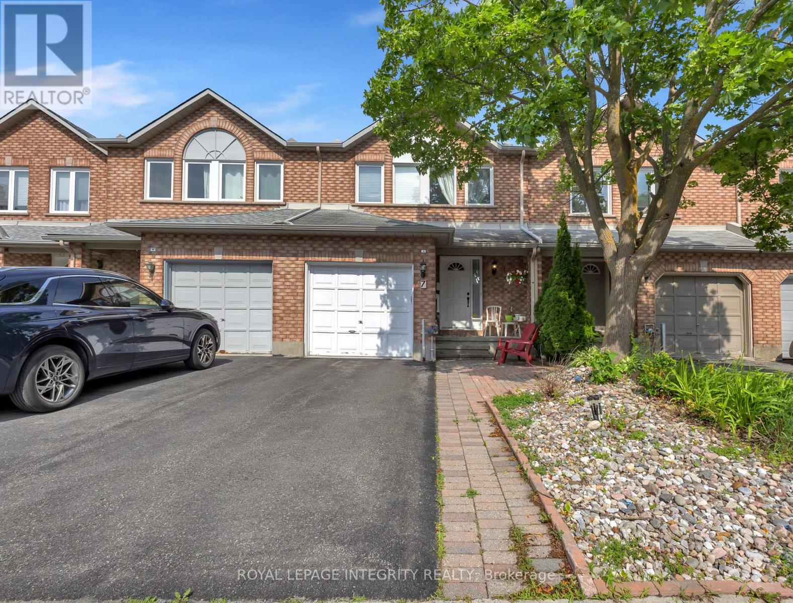 7 WESTPOINTE CRESCENT Property Photo 1