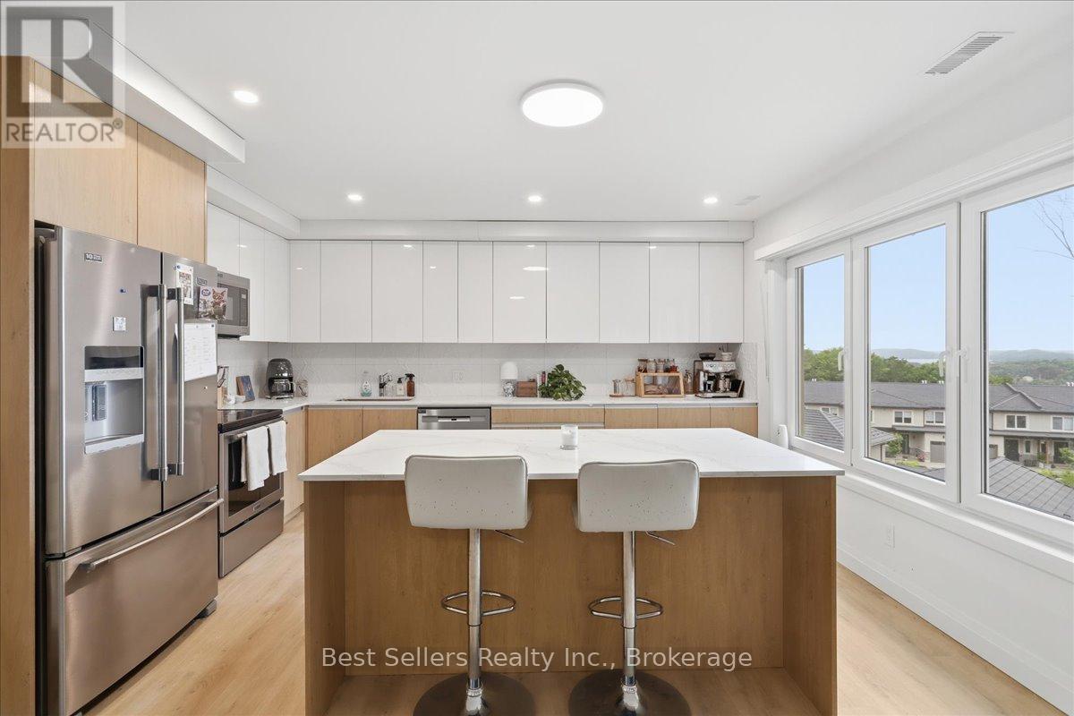 54 Florence Street W Property Photo 7