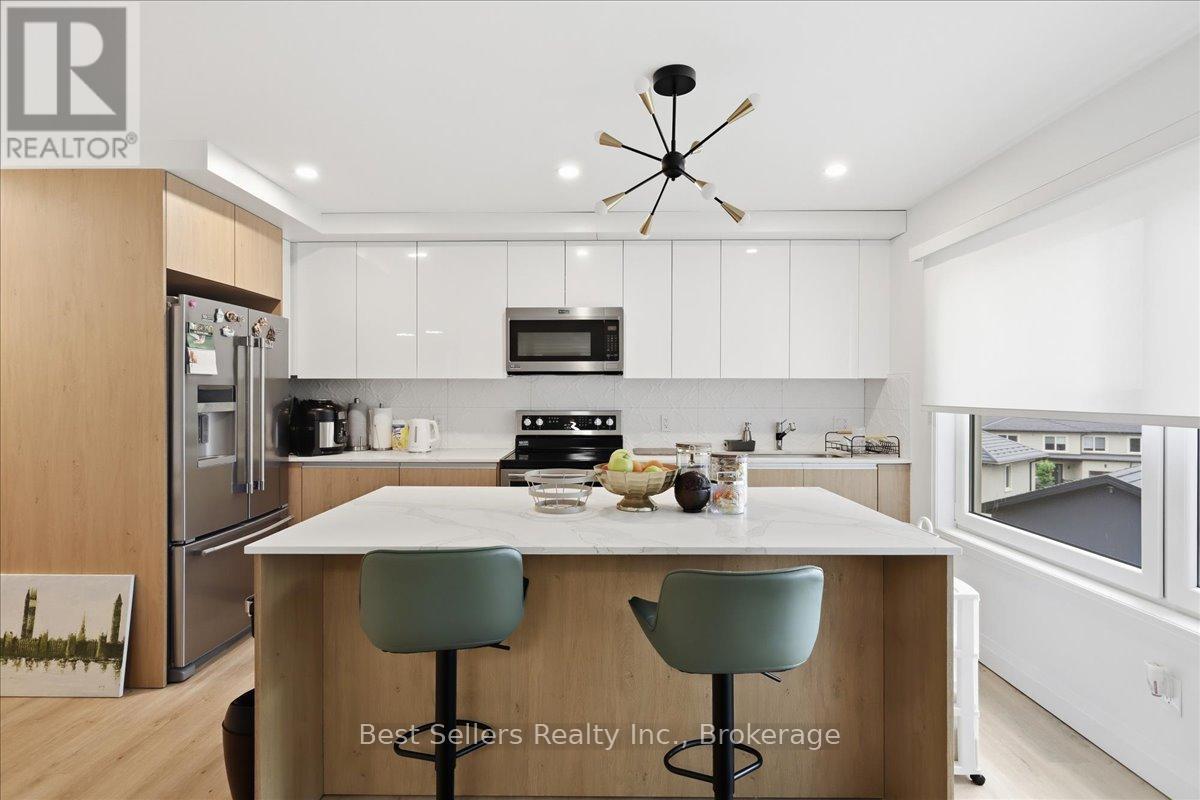 54 Florence Street W Property Photo 16