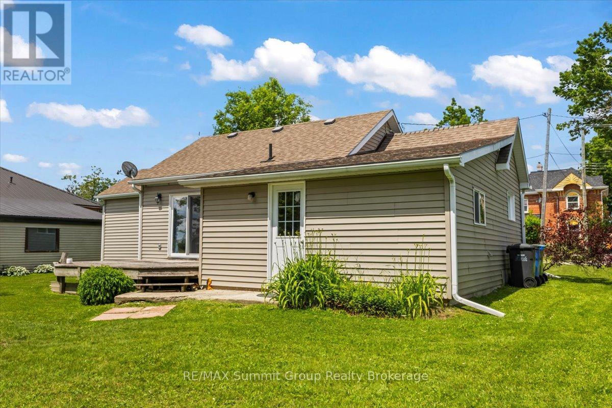 260 Victoria Street W Property Photo 2