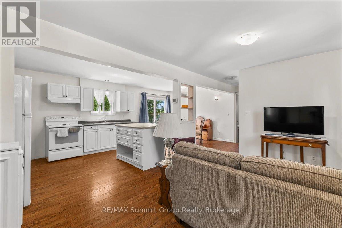 260 Victoria Street W Property Photo 4