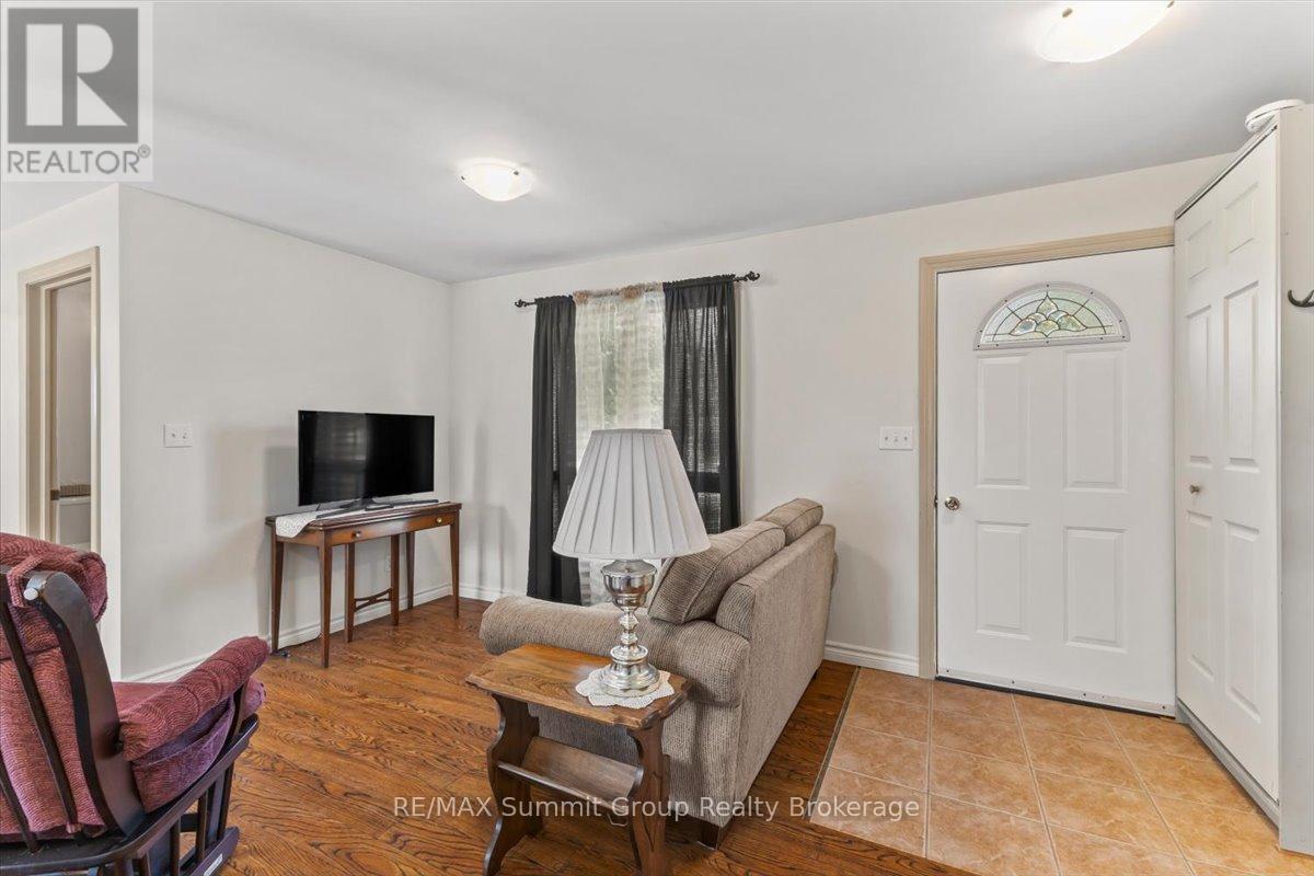 260 Victoria Street W Property Photo 9