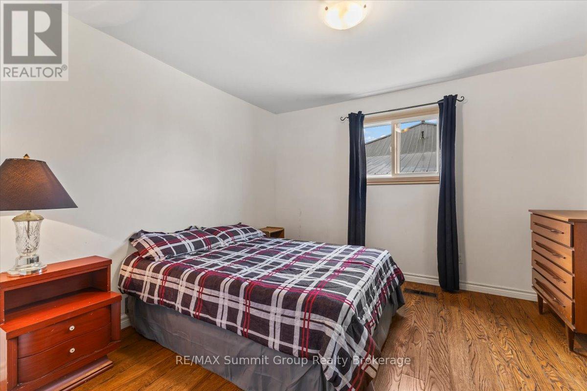 260 Victoria Street W Property Photo 13
