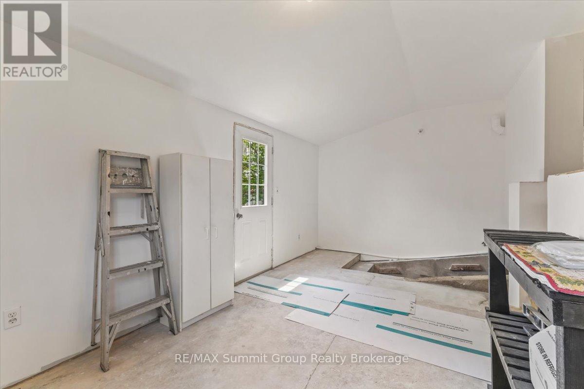 260 Victoria Street W Property Photo 15