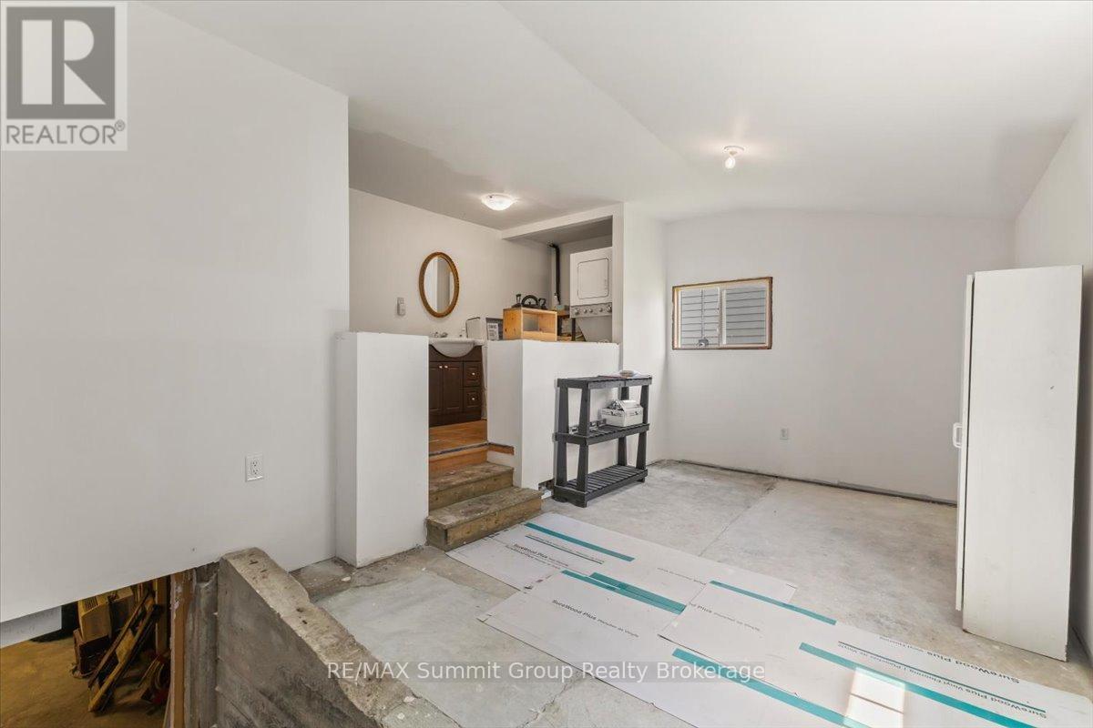 260 Victoria Street W Property Photo 16