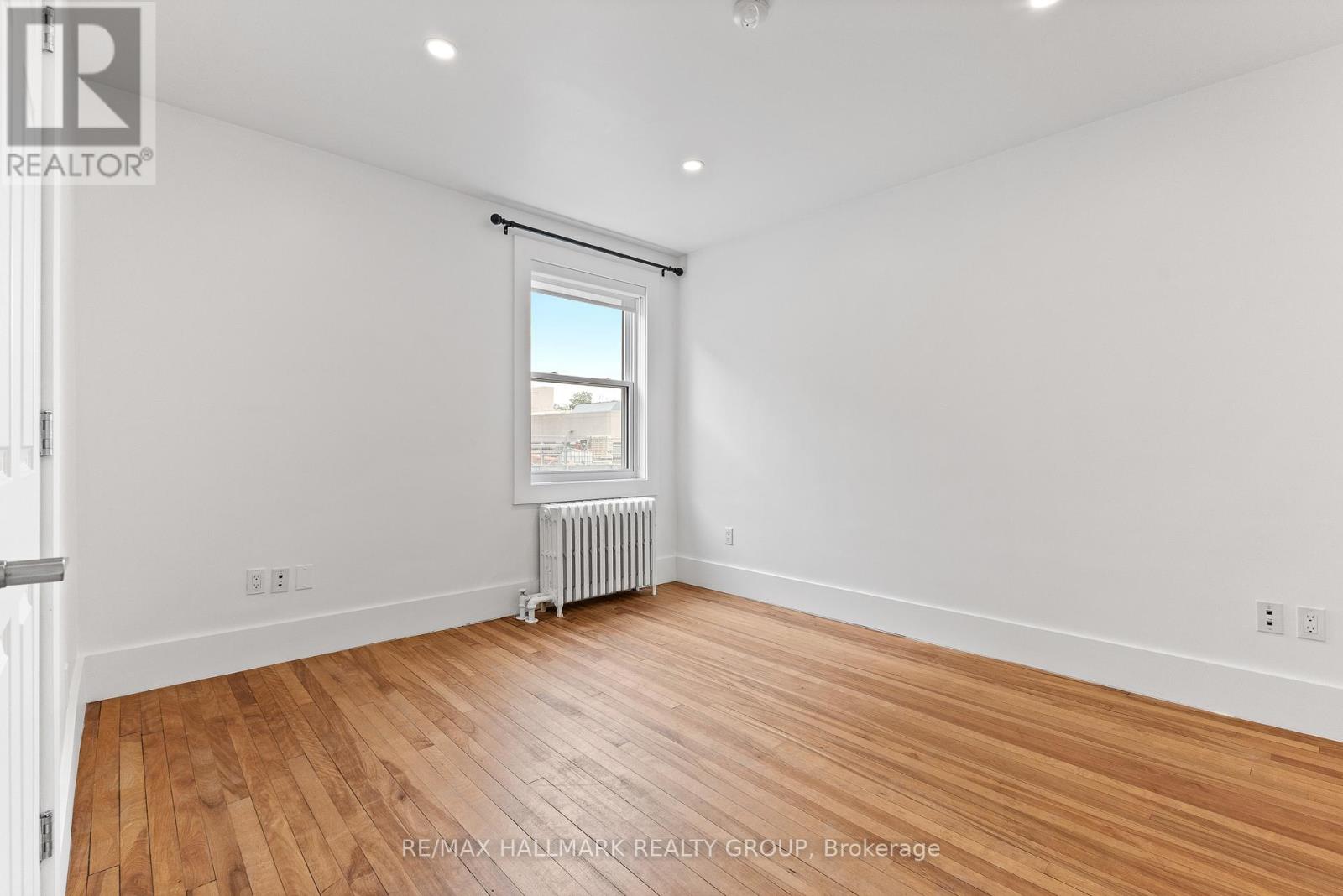 455 Metcalfe Street Property Photo 12