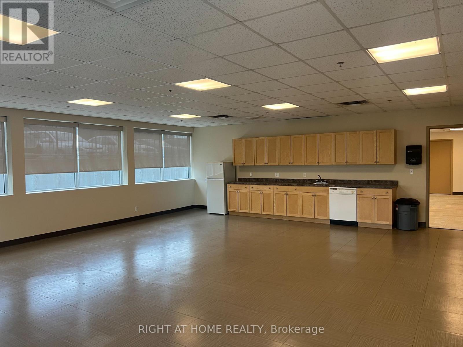 101 - 1224 Gardiners Road Property Photo 3