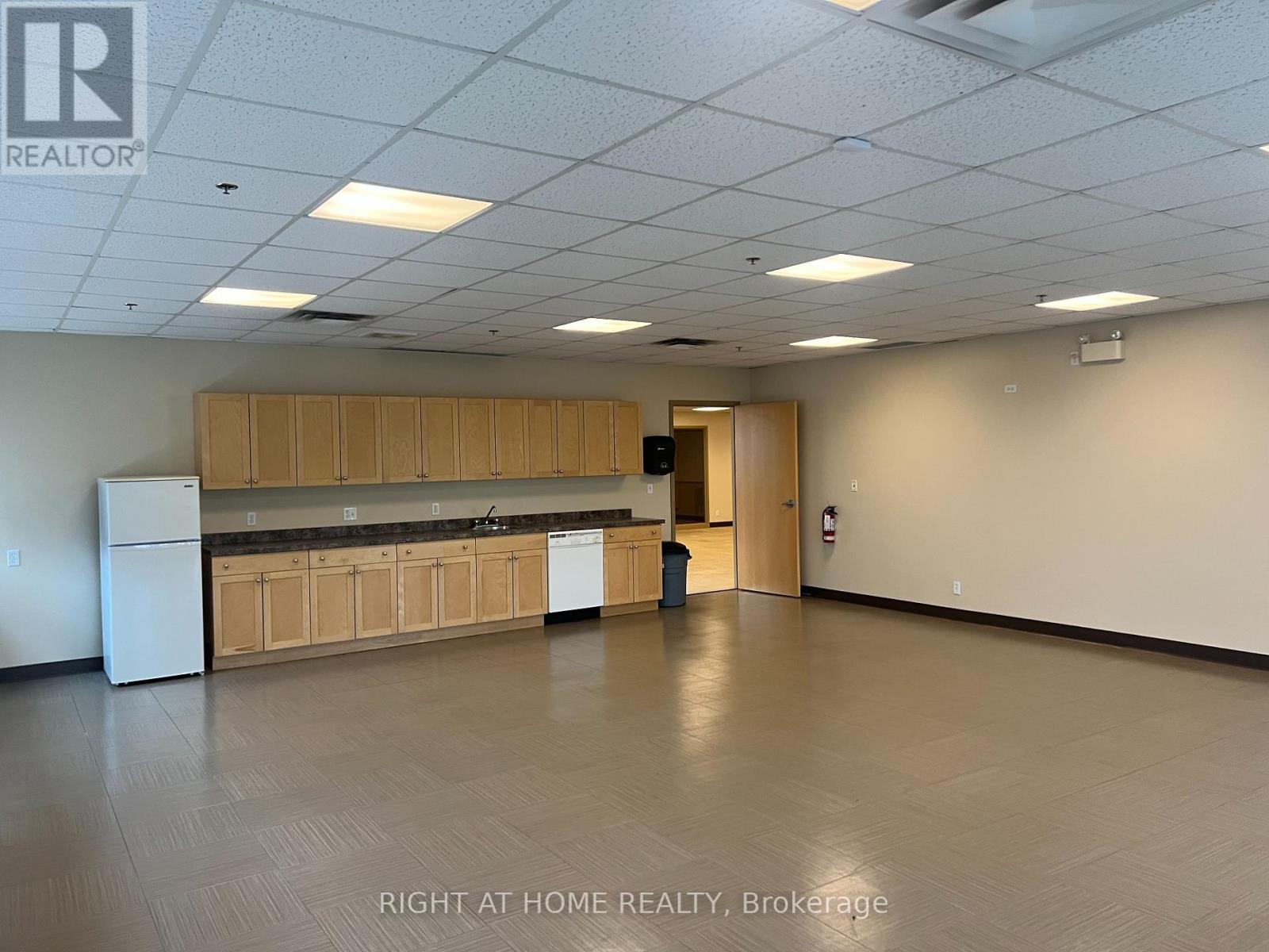 101 - 1224 Gardiners Road Property Photo 4