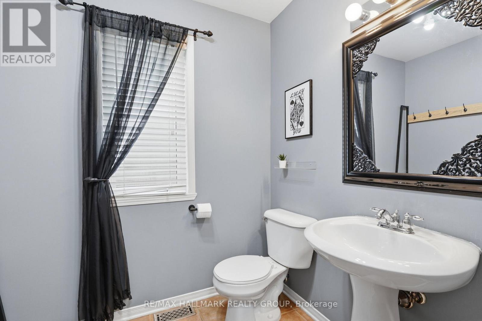 2122 Patricia Street Property Photo 5