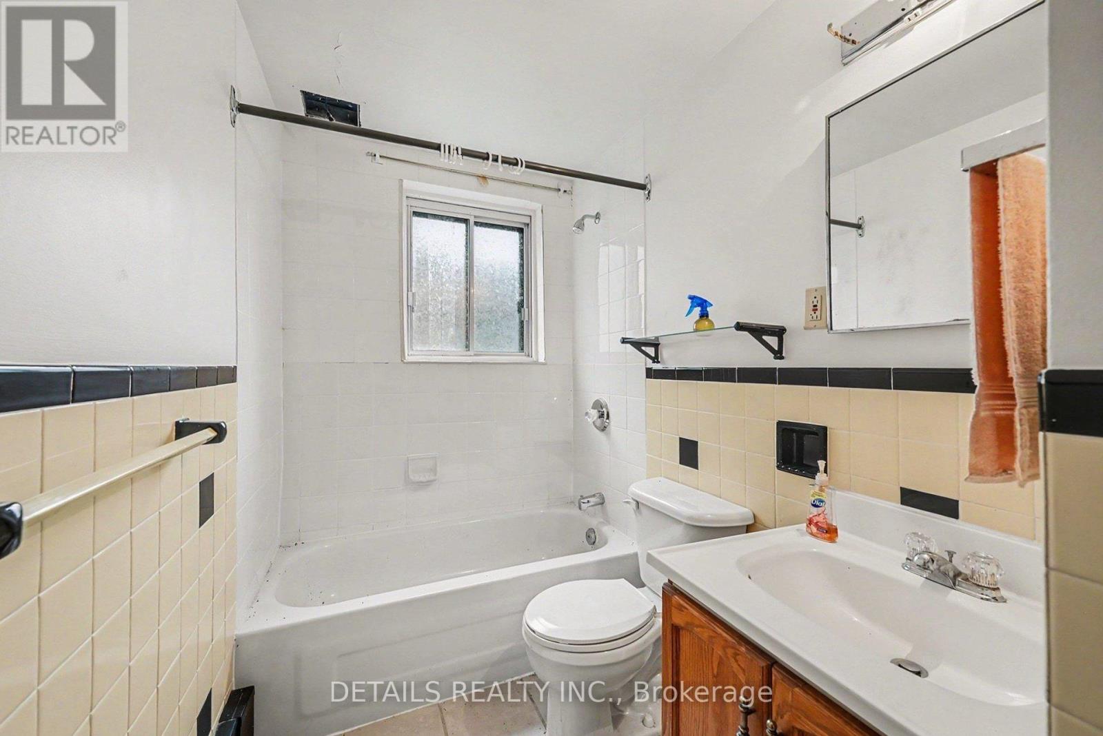 294 Donald Street Property Photo 33