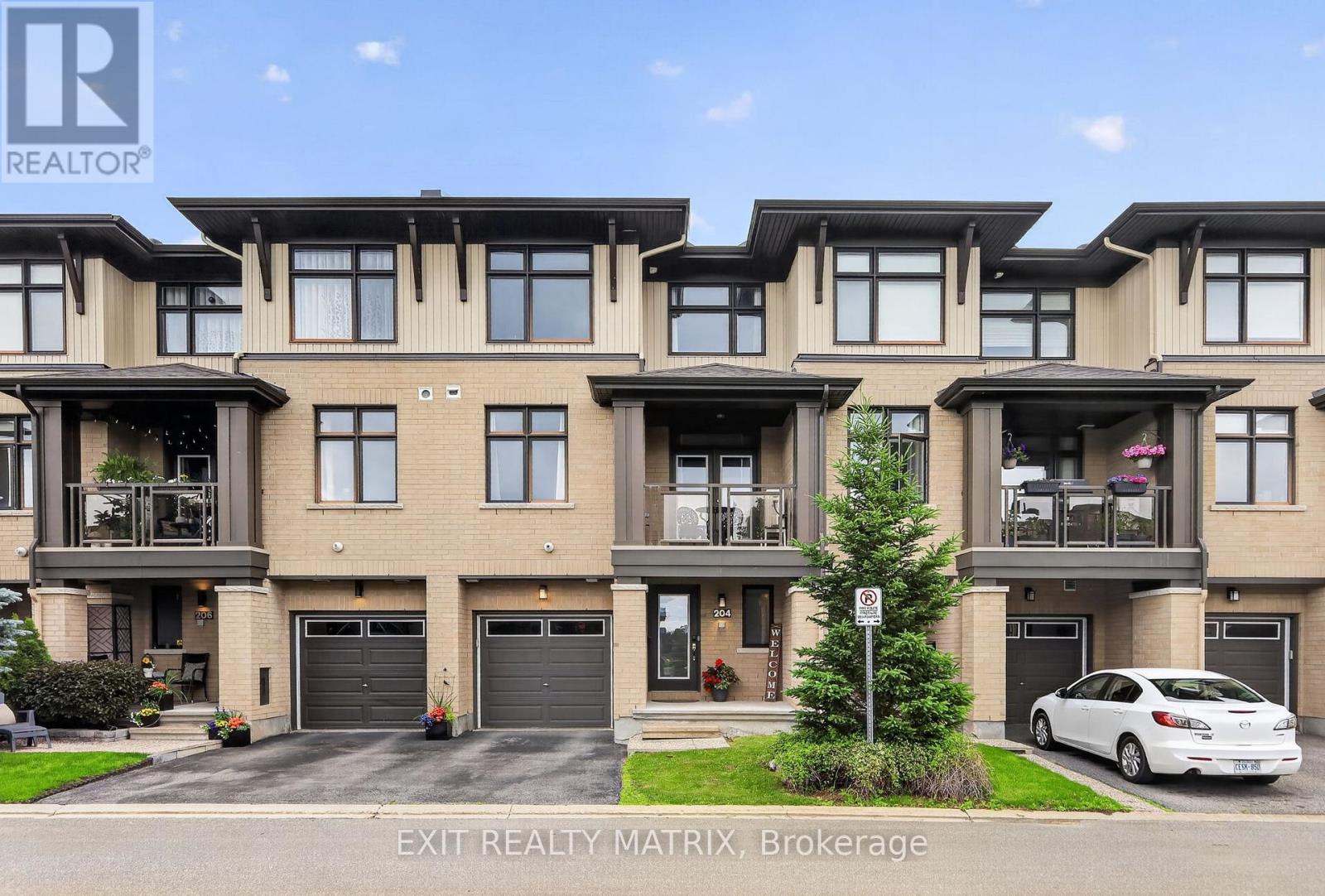 204 BALTIC PRIVATE Property Photo 1