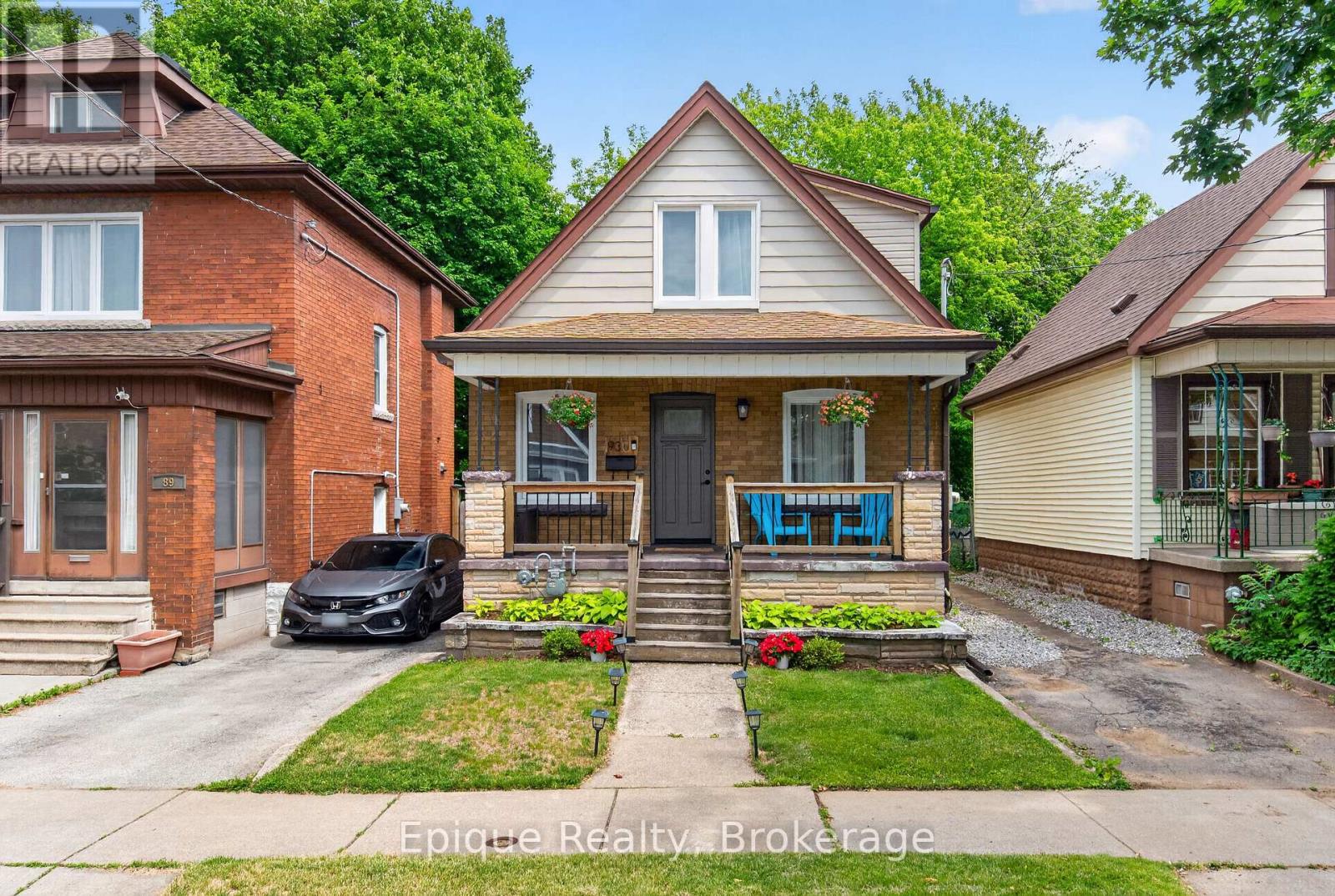93 GRAHAM AVENUE S