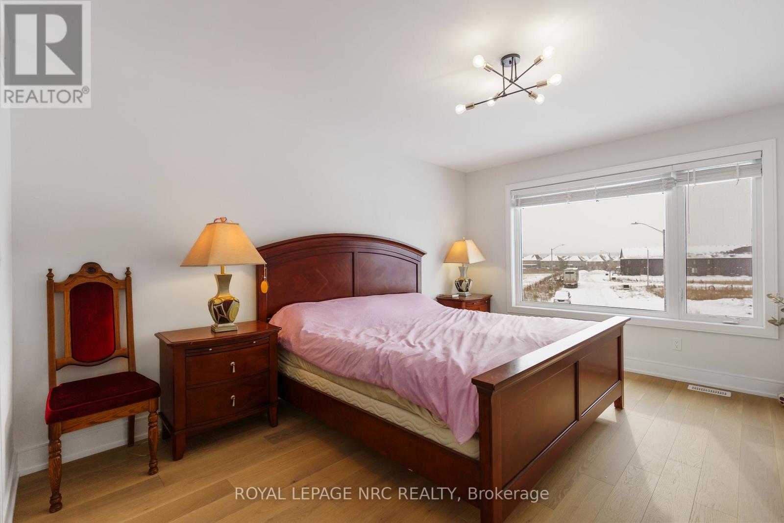 7384 Splendour Drive Property Photo 15
