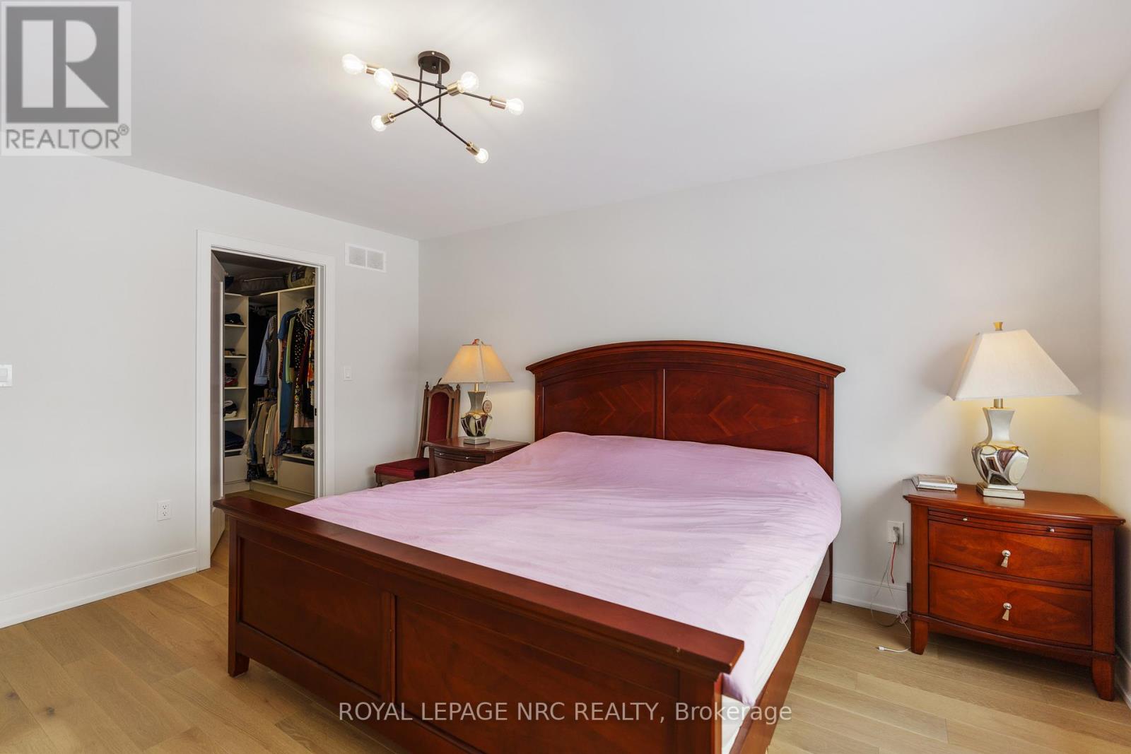 7384 Splendour Drive Property Photo 16