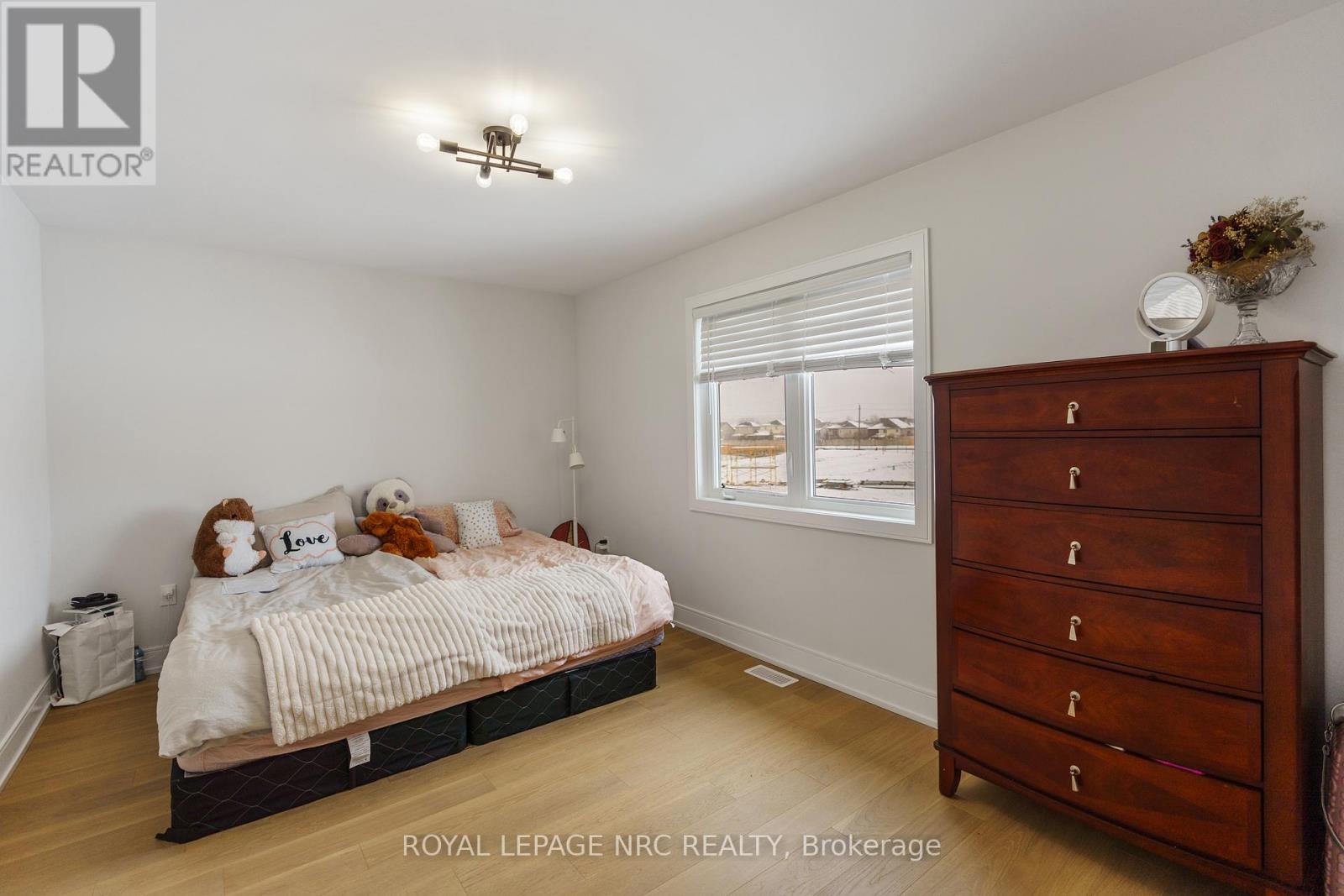 7384 Splendour Drive Property Photo 21