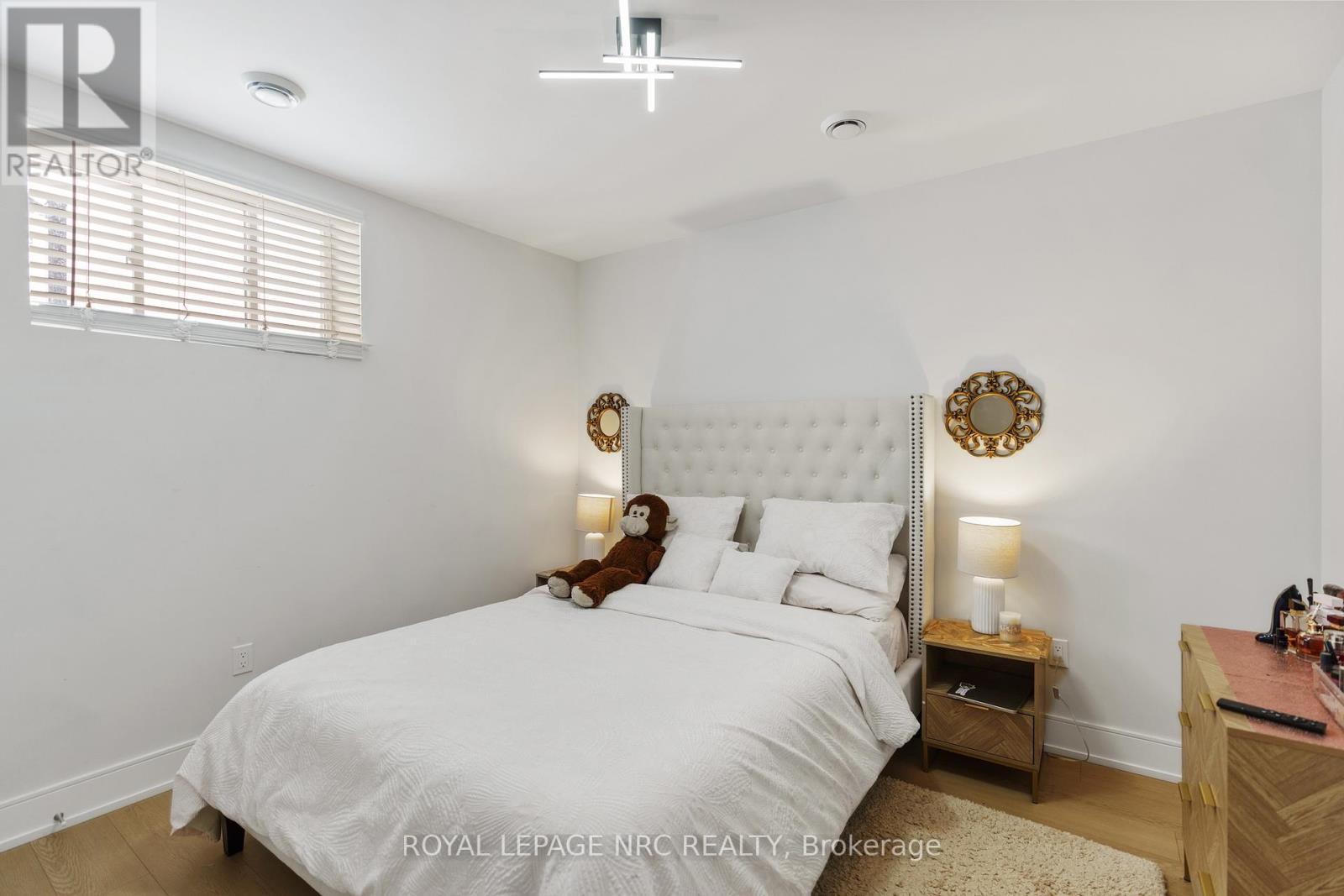 7384 Splendour Drive Property Photo 29